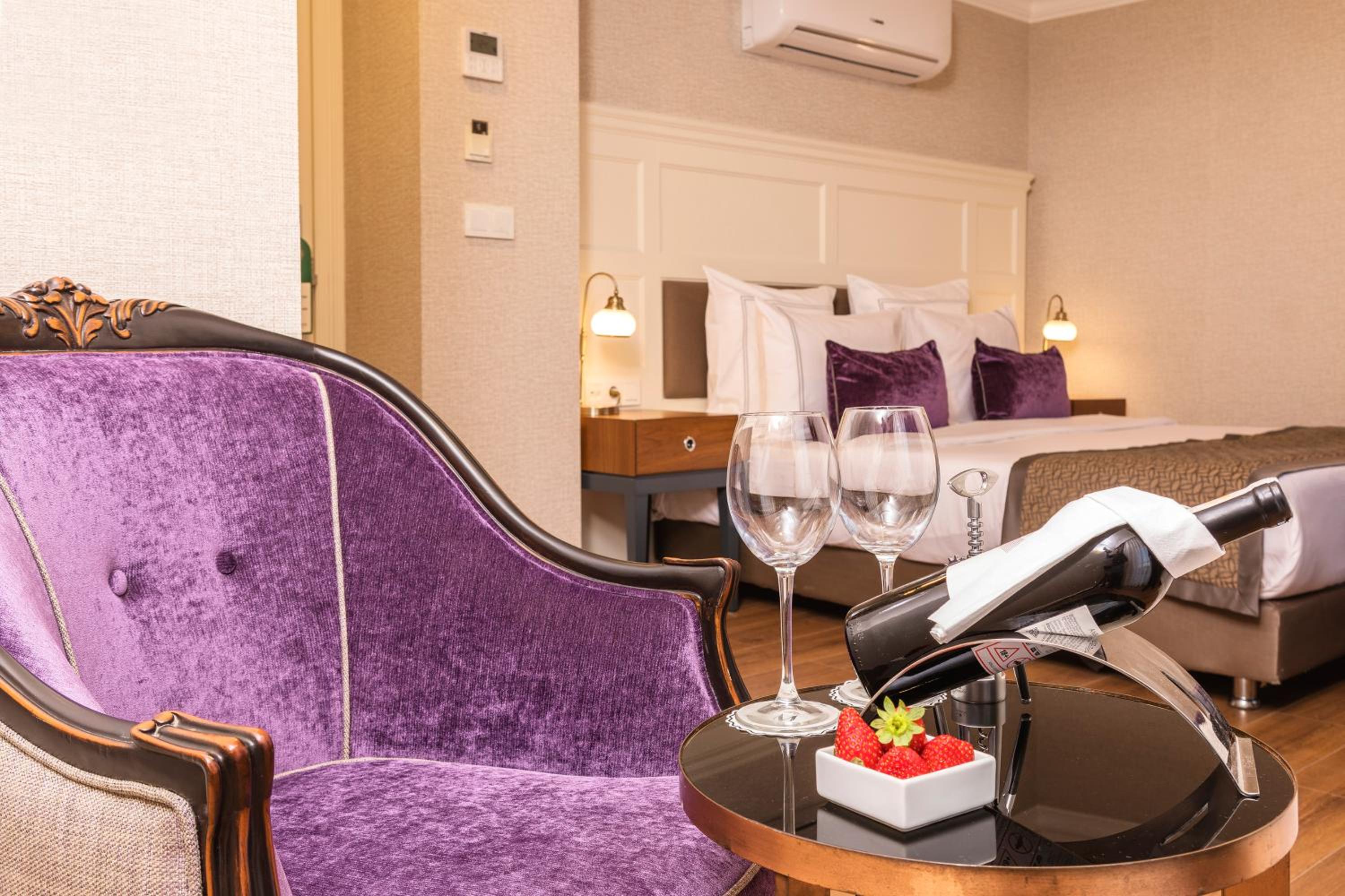 Meroddi La Porta Otel - Image 33