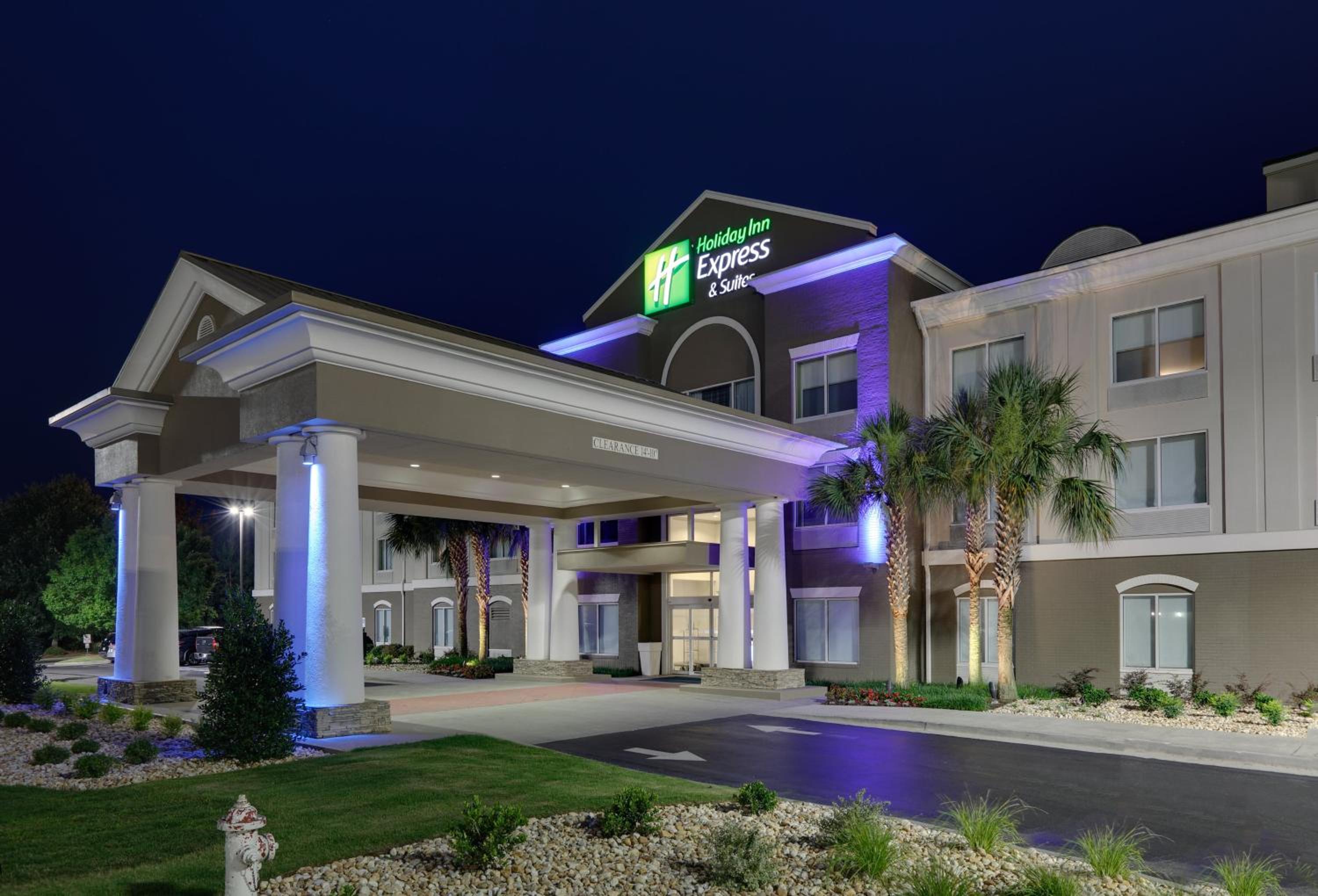 Dublin Vacations - Holiday Inn Express Hotel  Suites Dublin, an IHG Hotel - Property Image 10