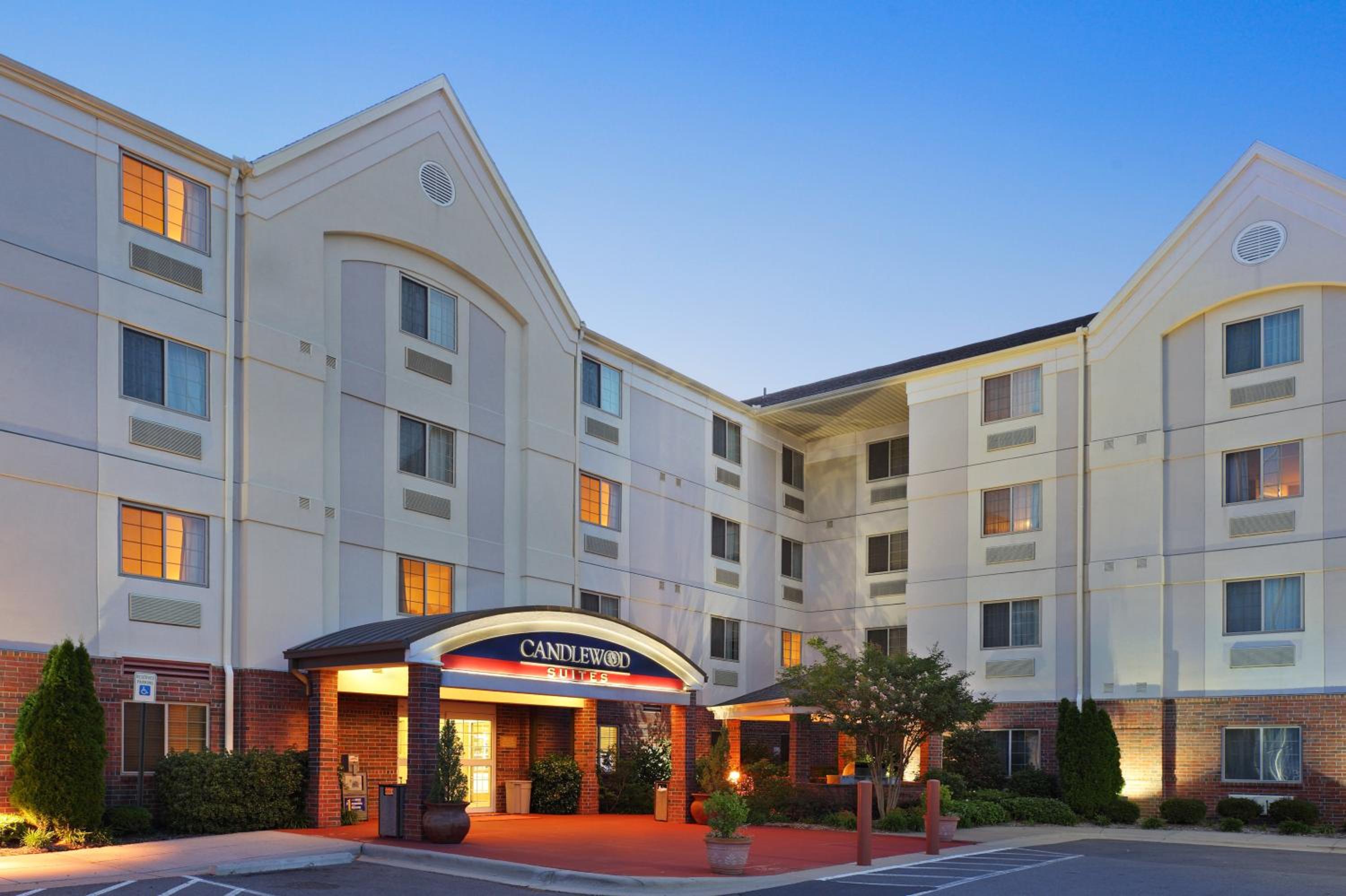 Hotel Candlewood Suites West Little Rock, an IHG Hotel - Image 1