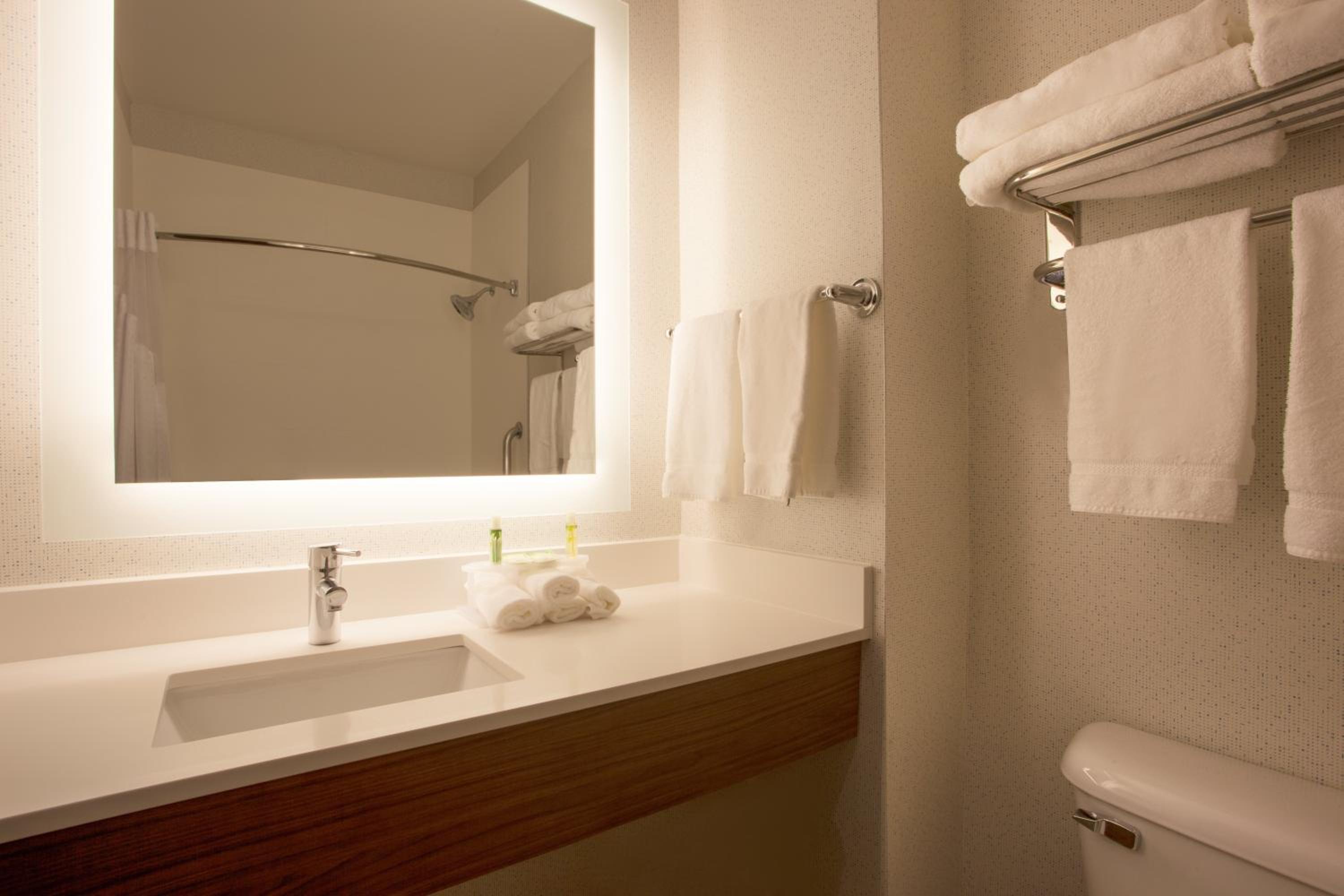 Holiday Inn Express Davis-University Area, an IHG Hotel - Property Image 37