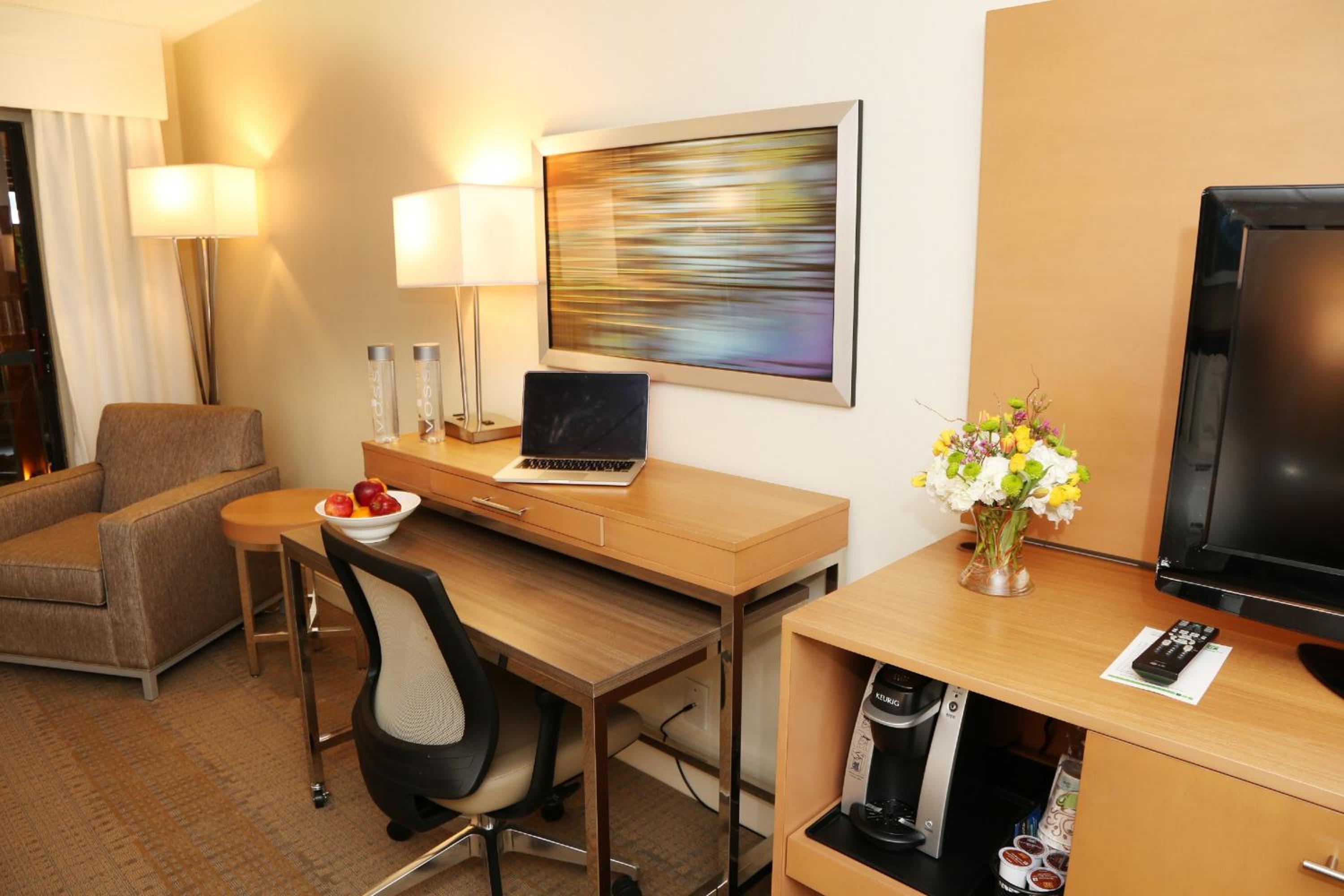 Mansfield Vacations - enVision Hotel  Conference Center Mansfield-Foxboro - Property Image 20