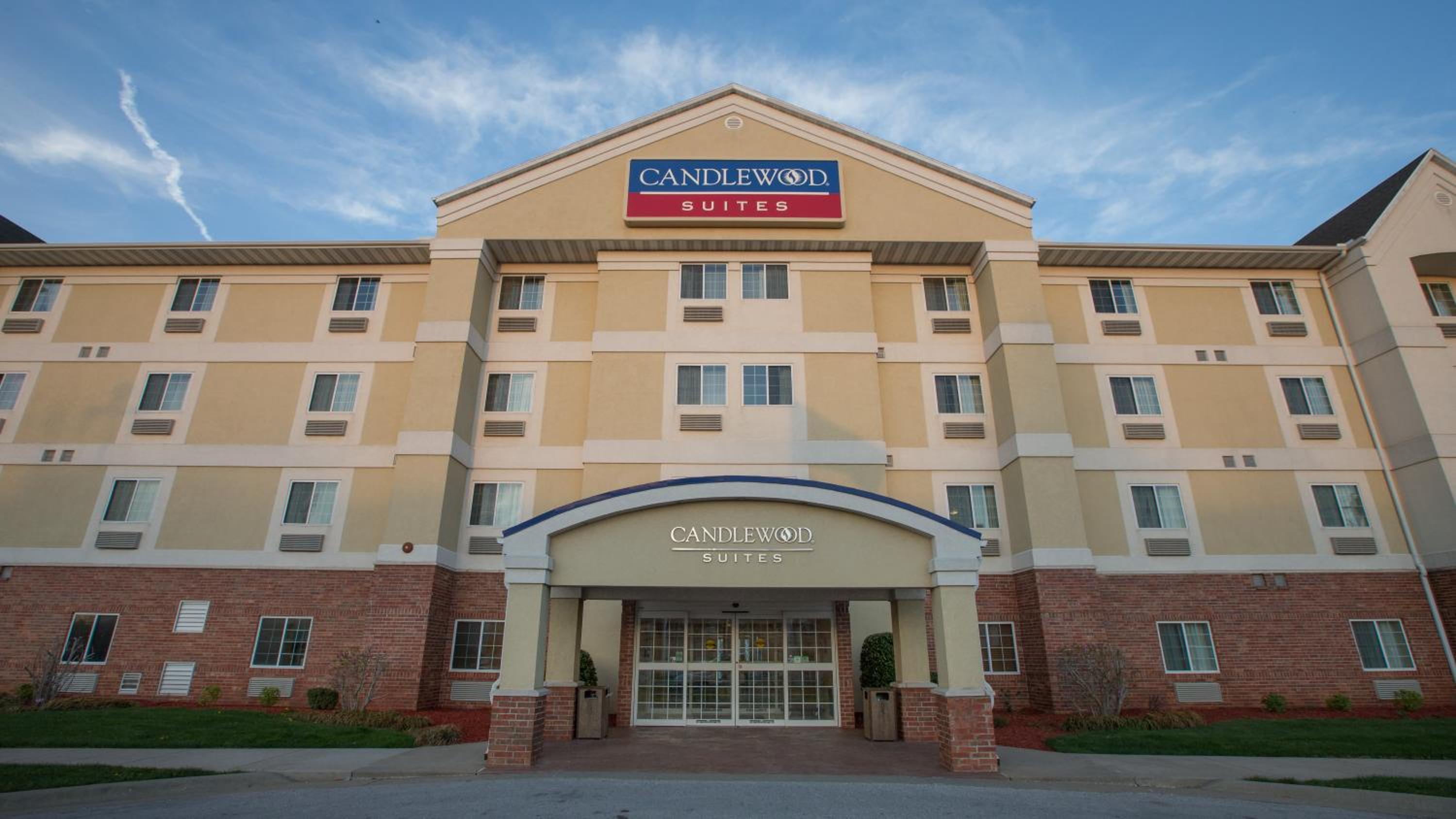 Hotel Candlewood Suites Springfield, an IHG Hotel - Image 1