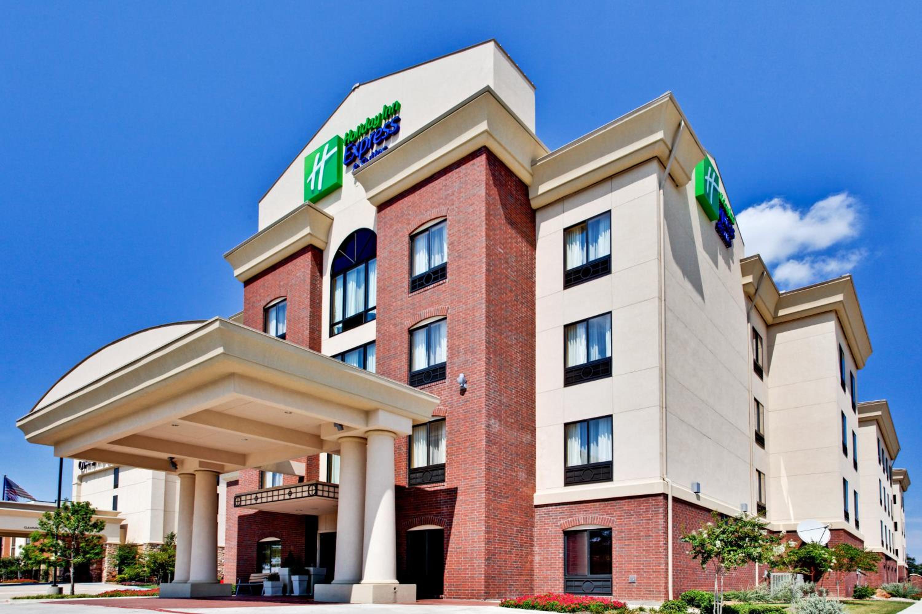 Hotel Holiday Inn Express & Suites Dfw West - Hurst By Ihg