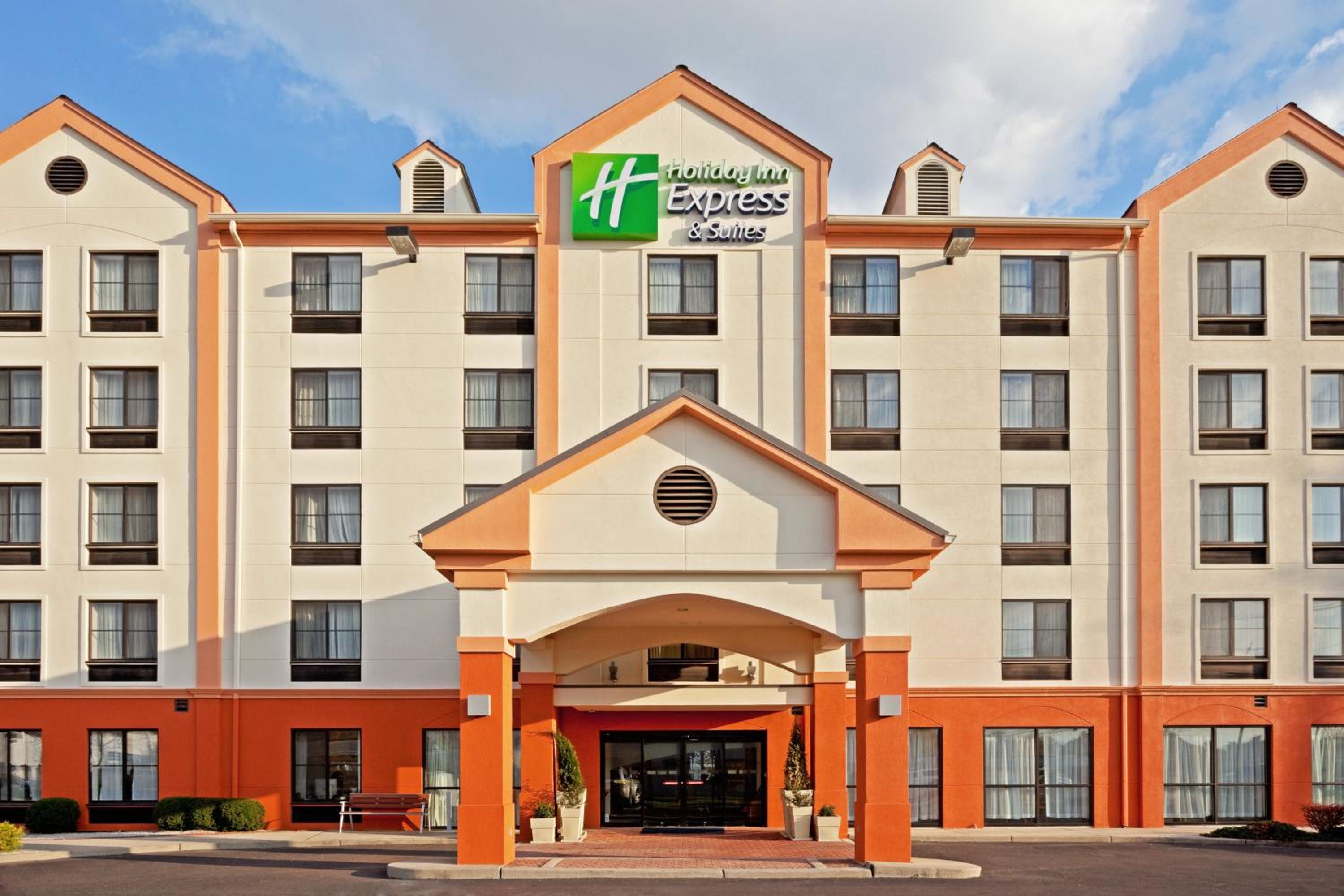Hotel Holiday Inn Express & Suites Meadowlands Area By Ihg