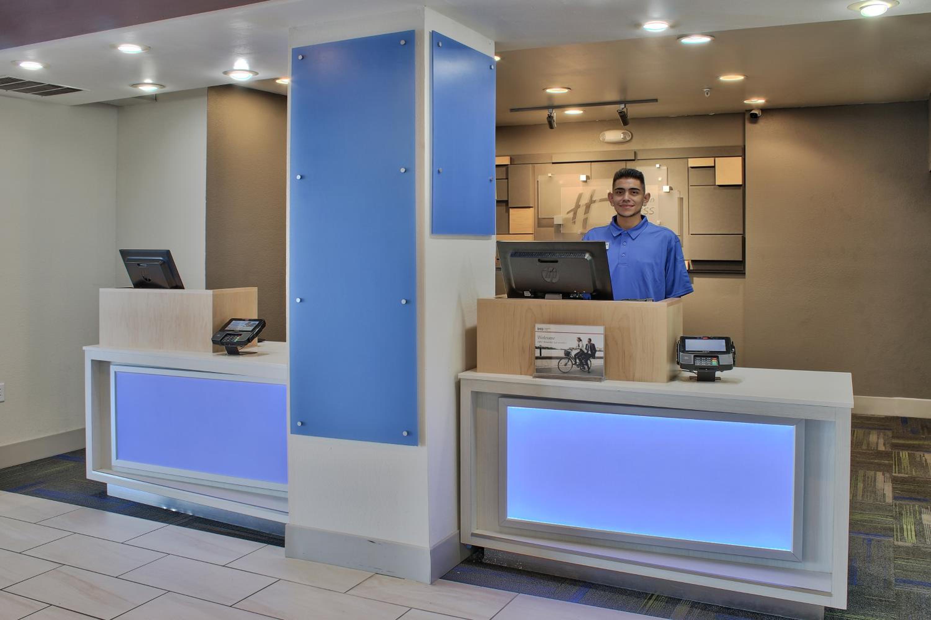 Destin Vacations - Holiday Inn Express Santa Rosa, an IHG Hotel - Property Image 6
