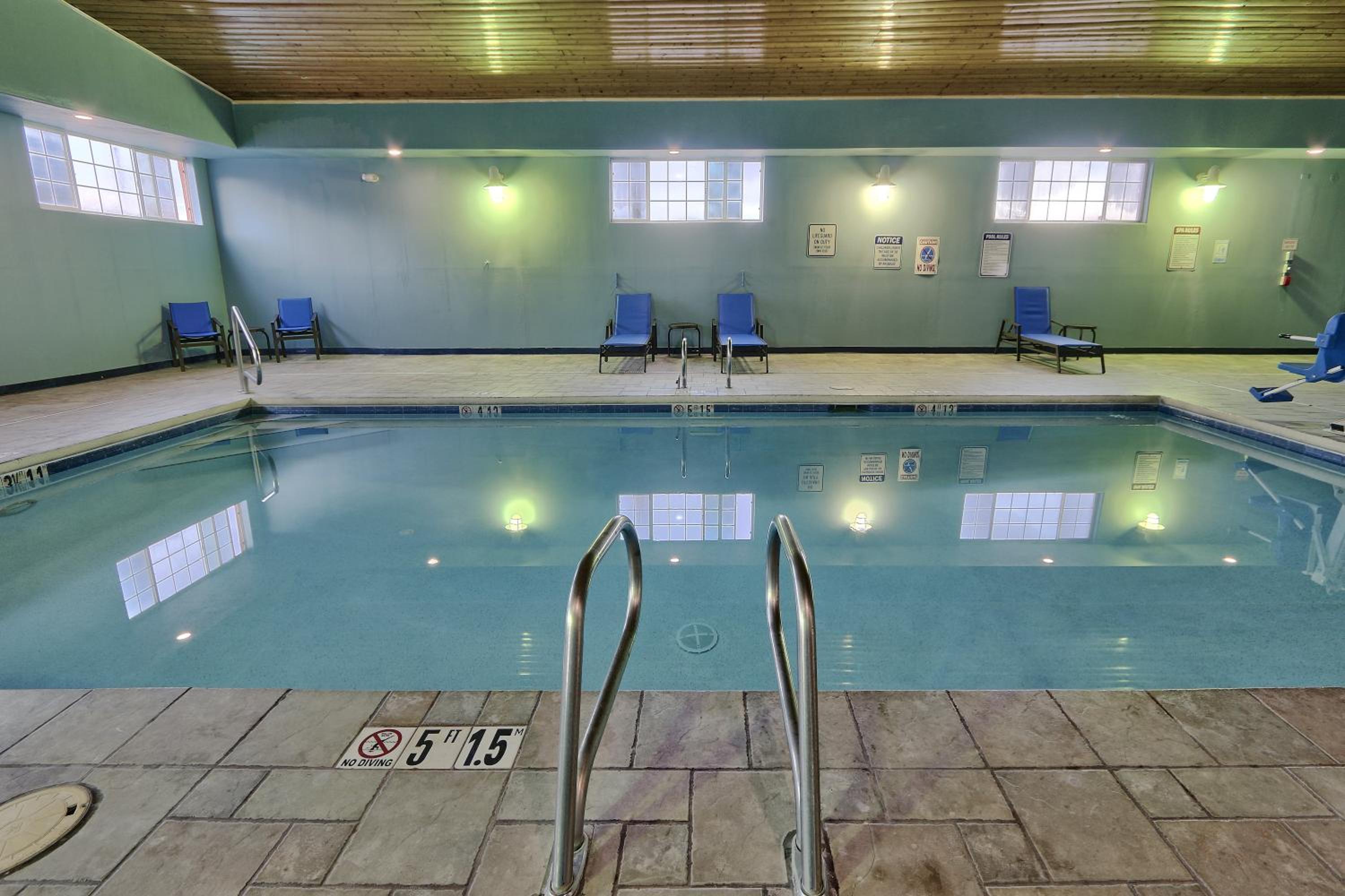 Destin Vacations - Holiday Inn Express Santa Rosa, an IHG Hotel - Property Image 7
