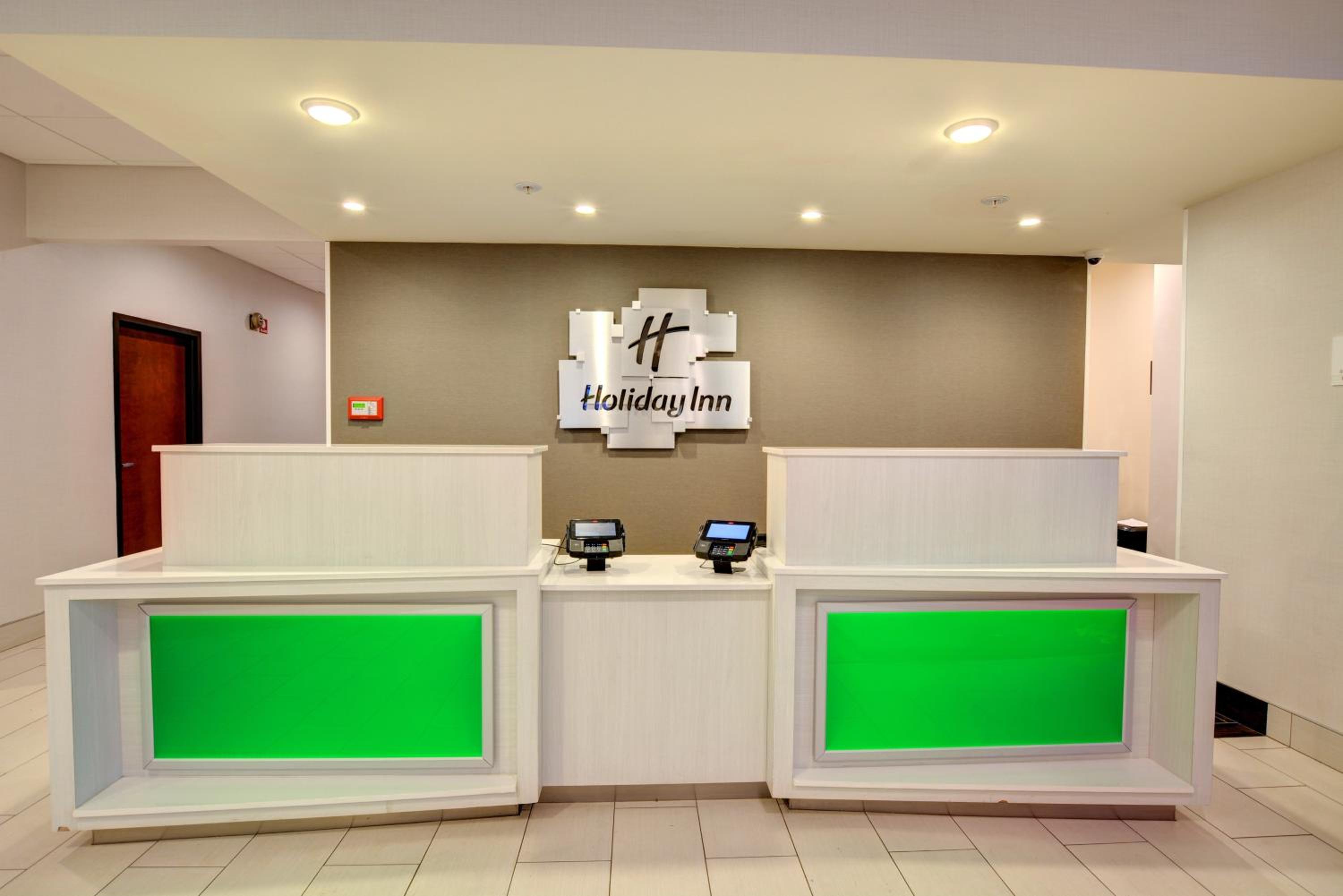 Albany Vacations - Holiday Inn - Salem, an IHG Hotel - Property Image 2
