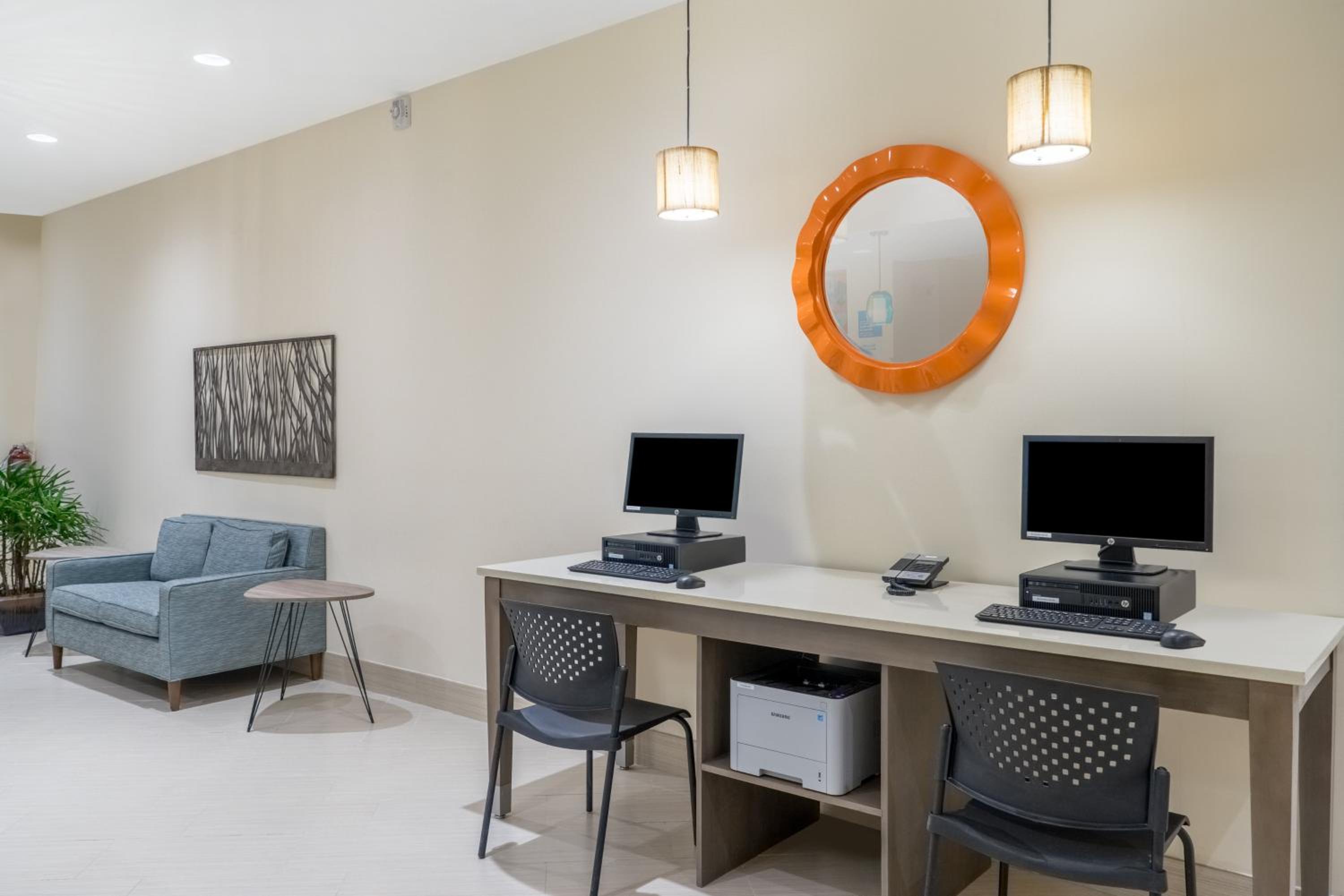 Nassau - Paradise Island Vacations - Holiday Inn Express  Suites Nassau, an IHG Hotel - Property Image 4