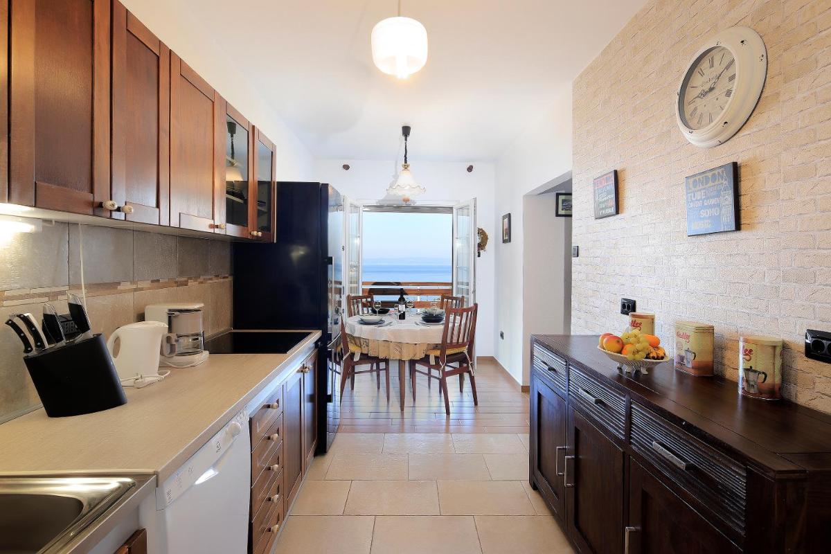 Apartment Vincent with beautiful sea view terrace view 4