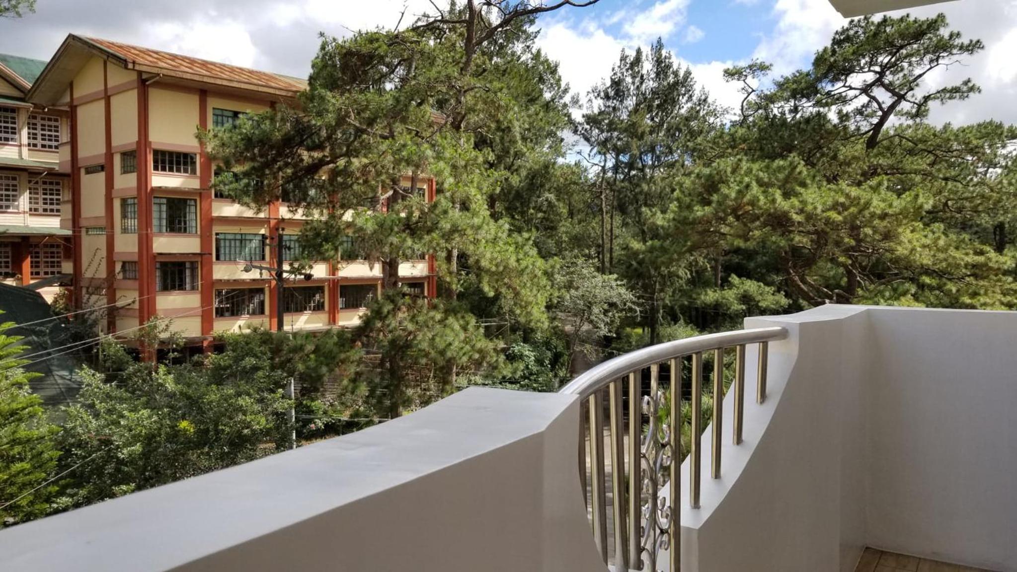Gab's CozyHome at Bonbel Condo, Botanical Gardens Baguio