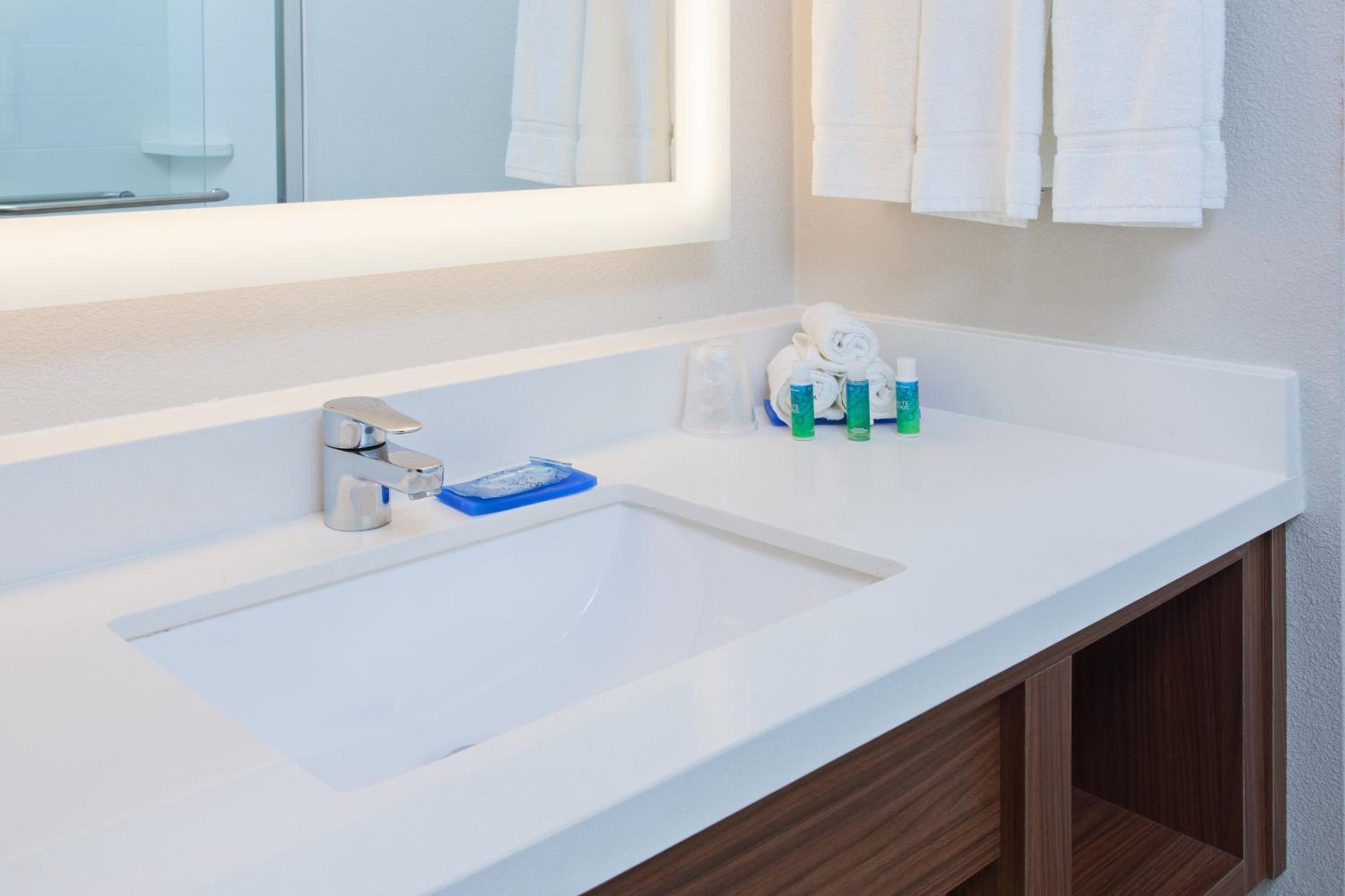 Holiday Inn Express Mira Mesa San Diego, an IHG Hotel - Property Image 32