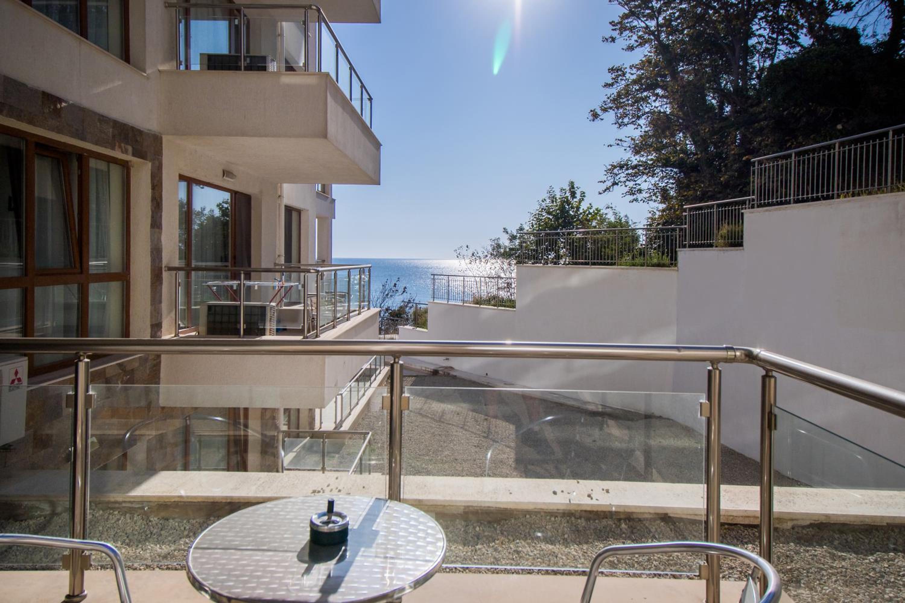 By The Cliffs apartments