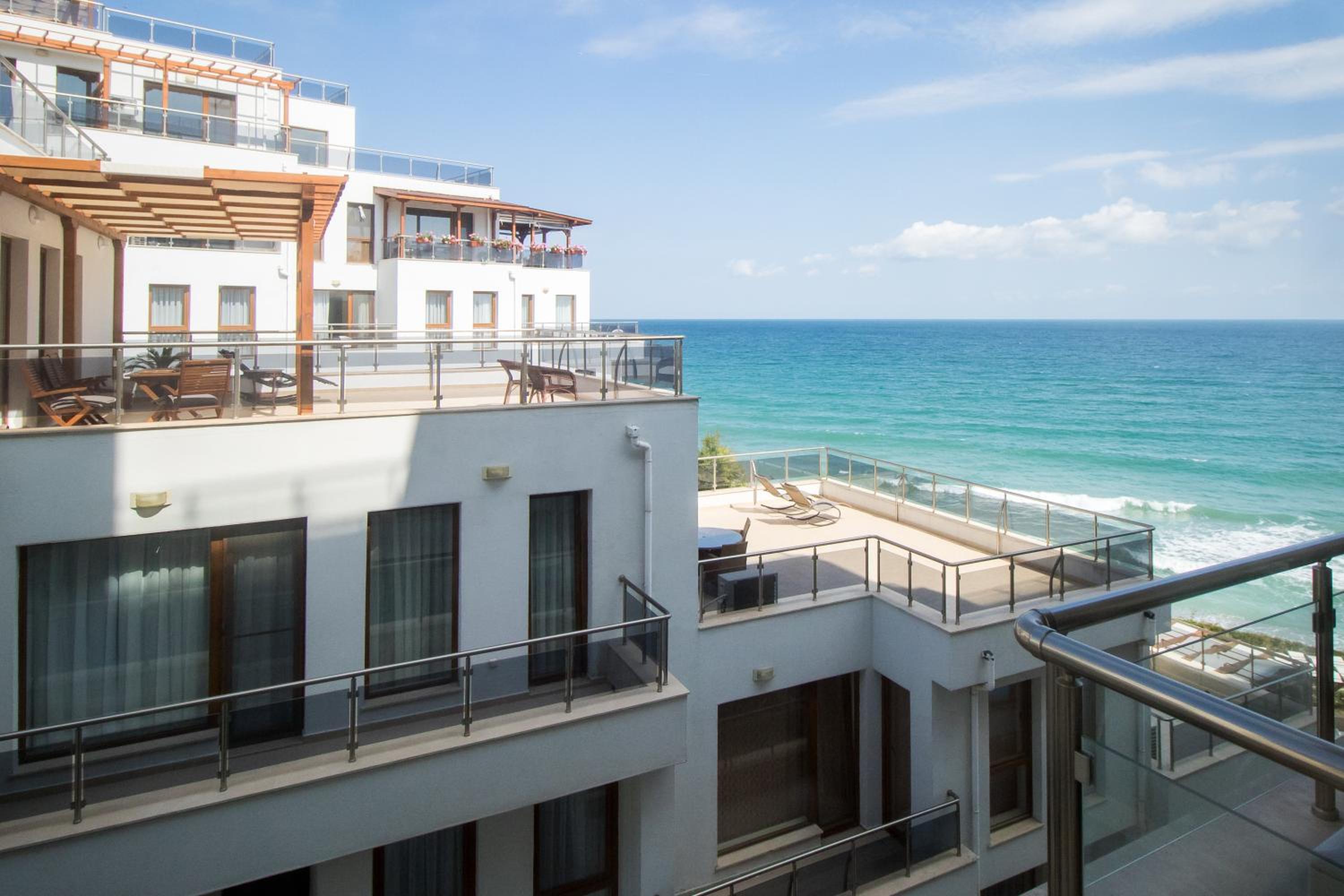By The Cliffs apartments
