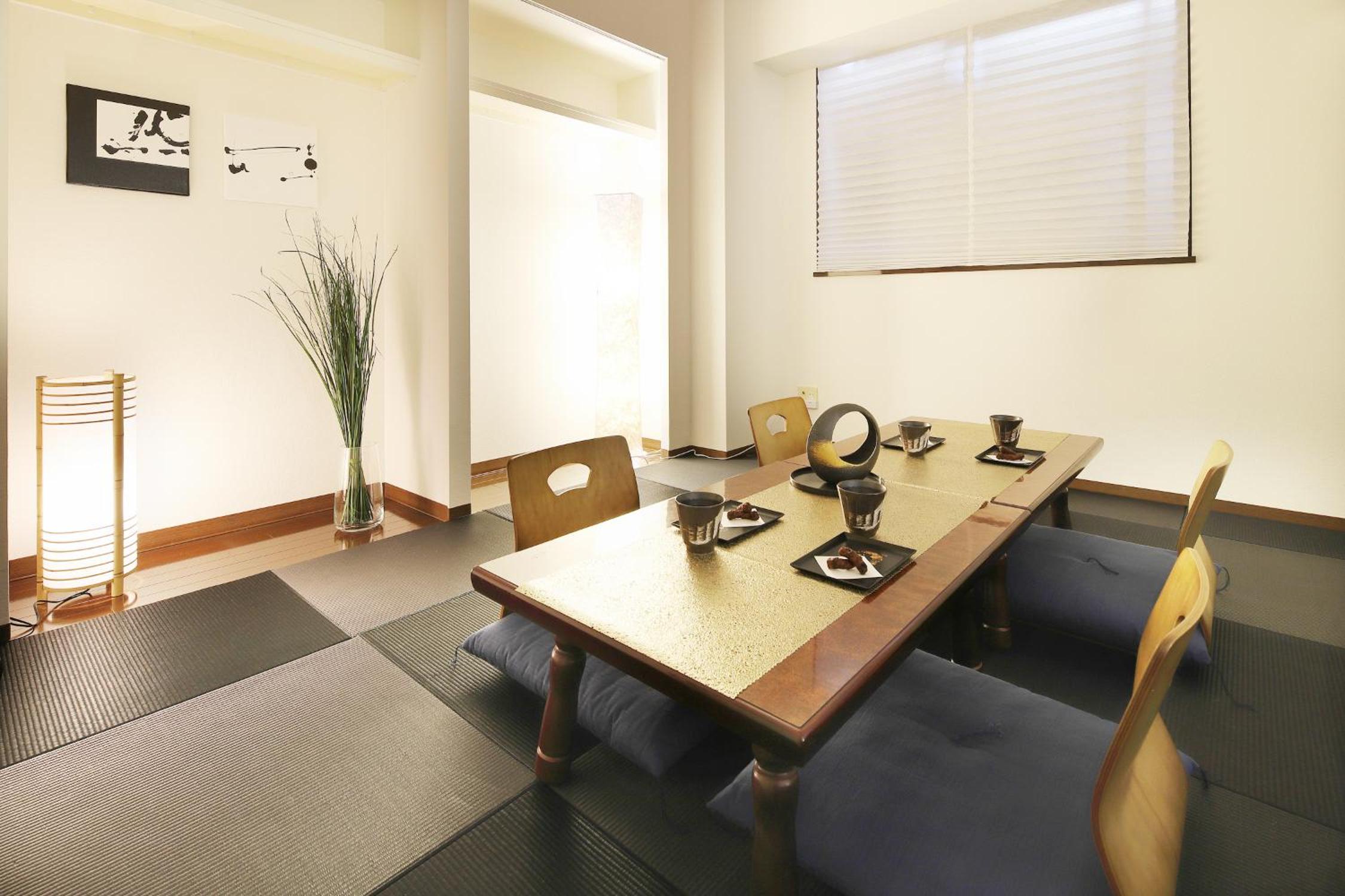 City Hotel Namba Suites