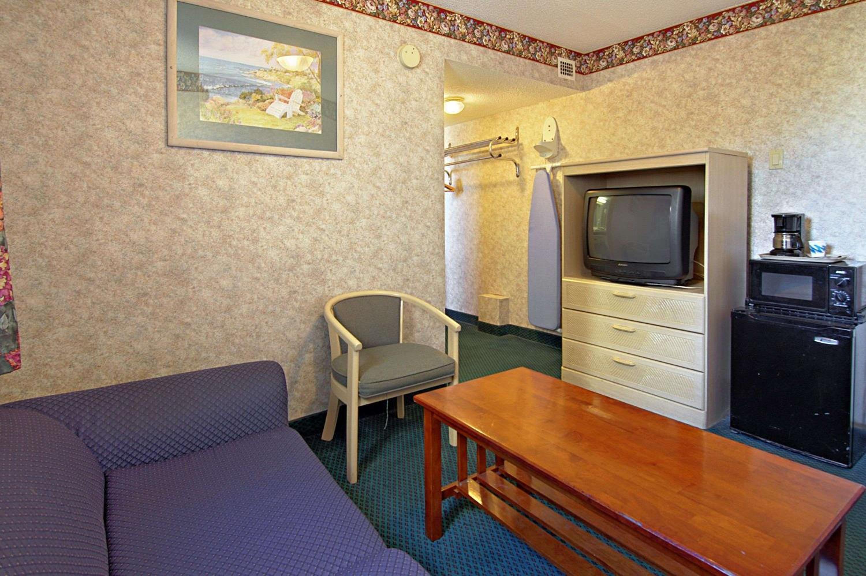 Super 8 by Wyndham Atlantic City - Image 2