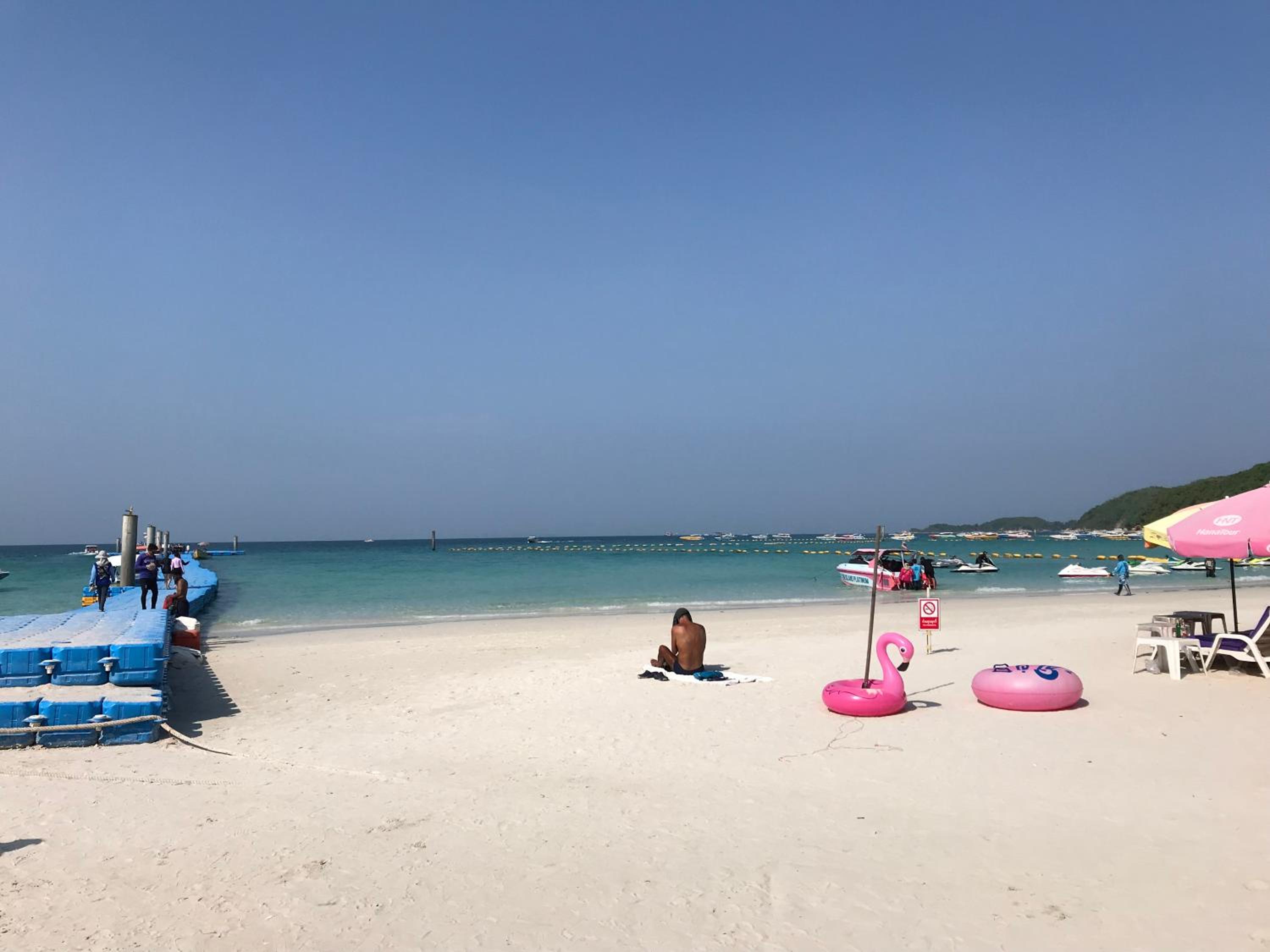 Baan Ta Long Beach Koh Larn