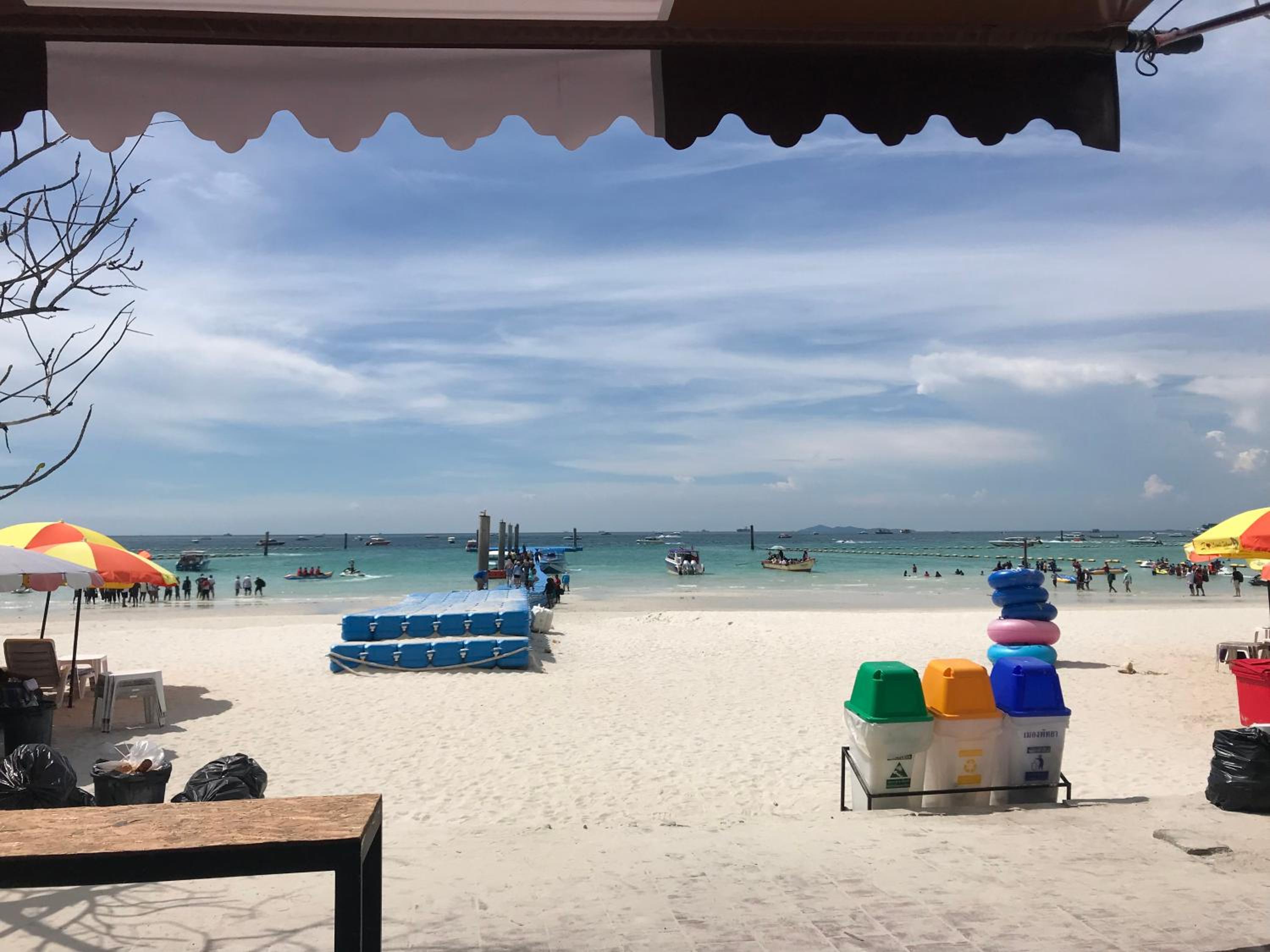 Baan Ta Long Beach Koh Larn