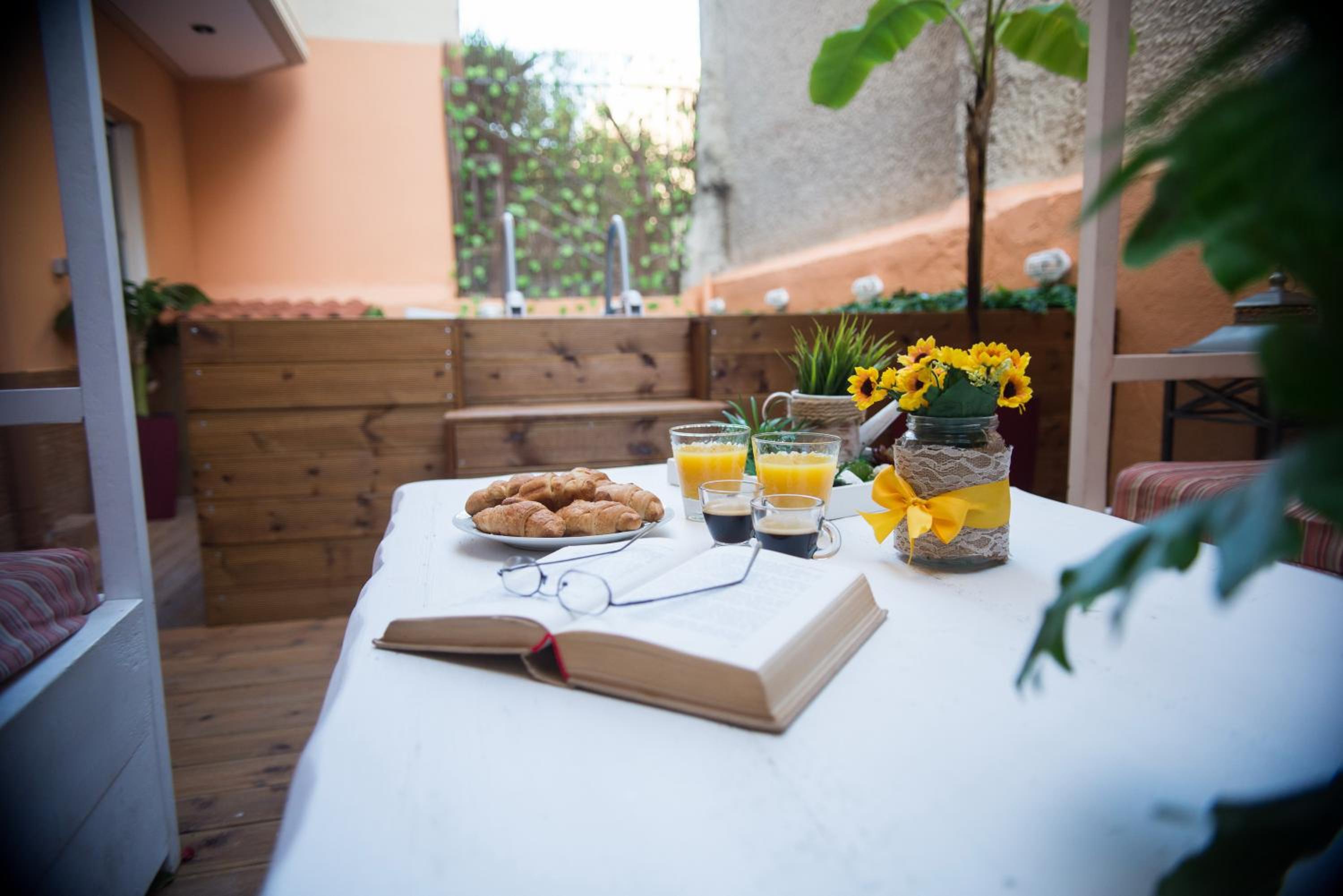 Hotel ChrisAndro Apartments - Image 1