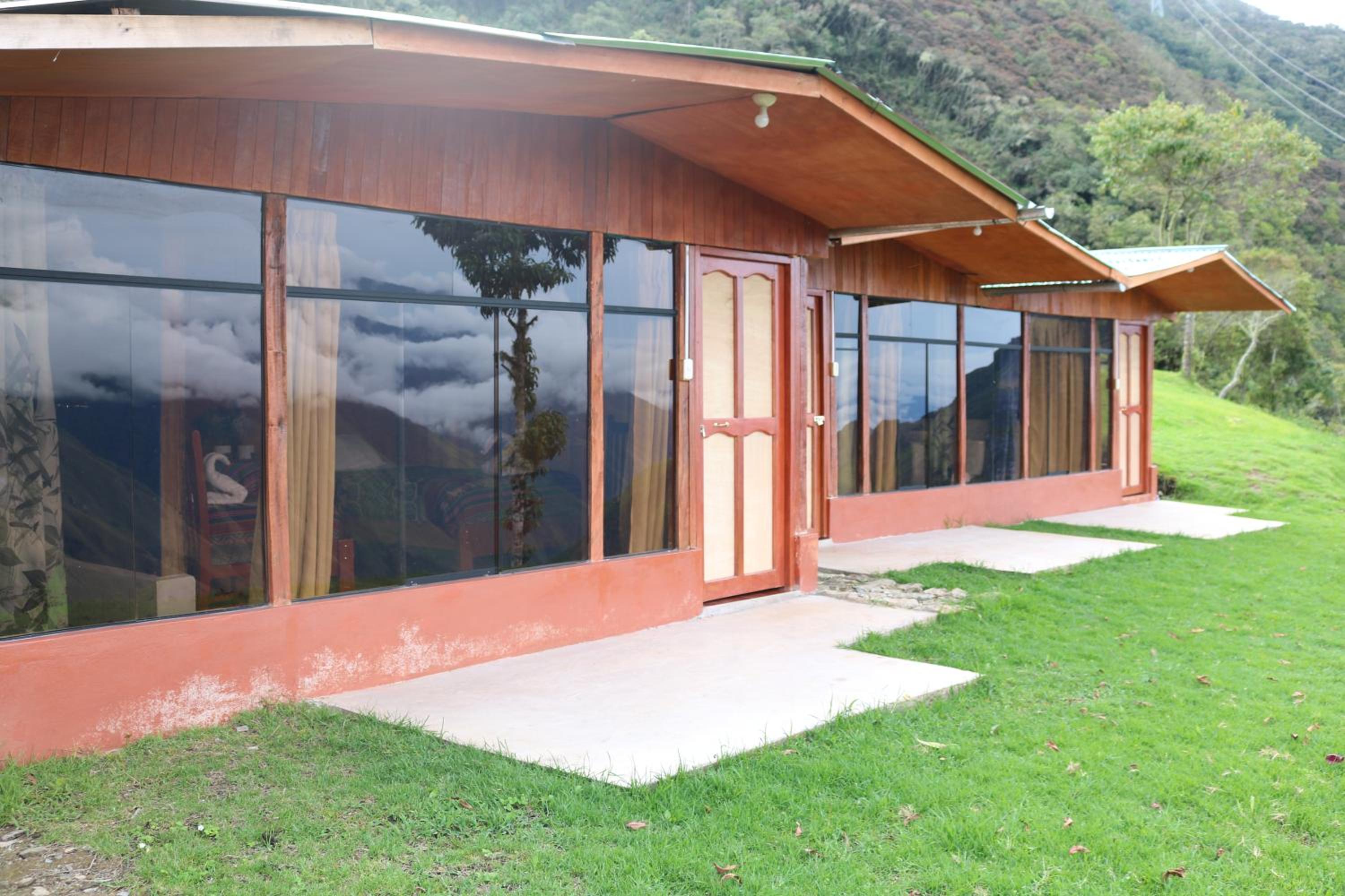 Llactapata Lodge overlooking Machu Picchu - camping - restaurant