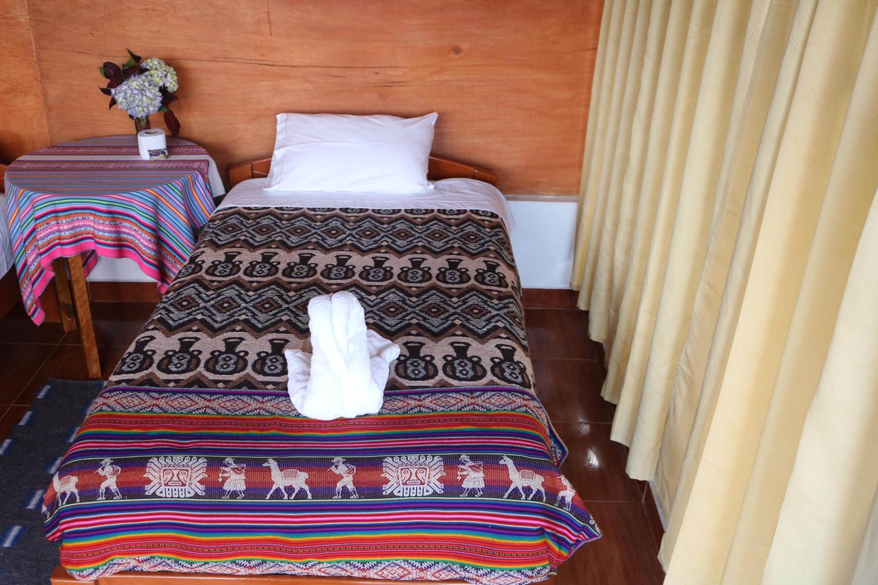 Llactapata Lodge overlooking Machu Picchu - camping - restaurant