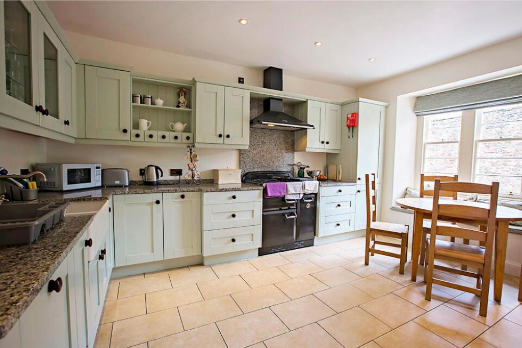 The Head Gardeners Cottage, Dunbar view 2
