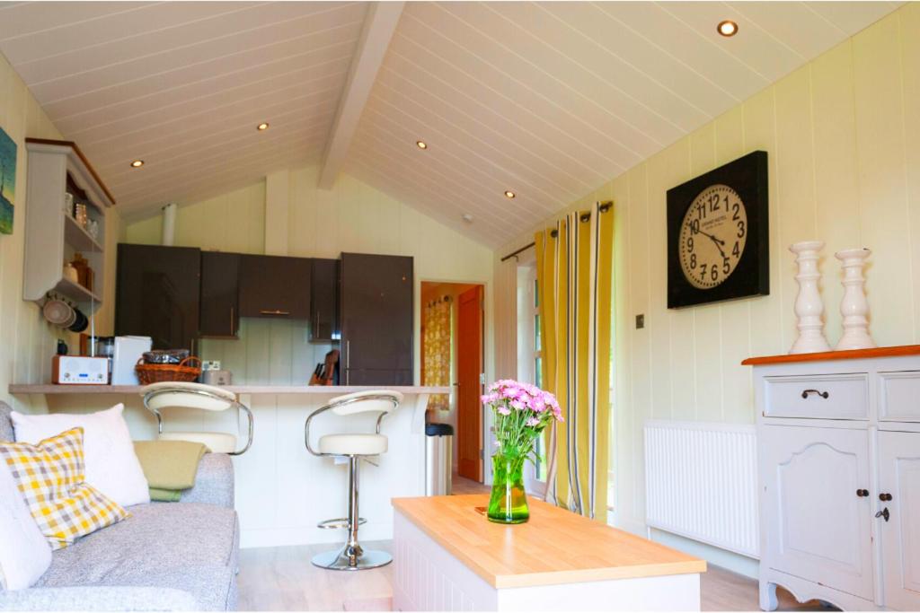 The Lodge by the Lake, Dunbar view 5