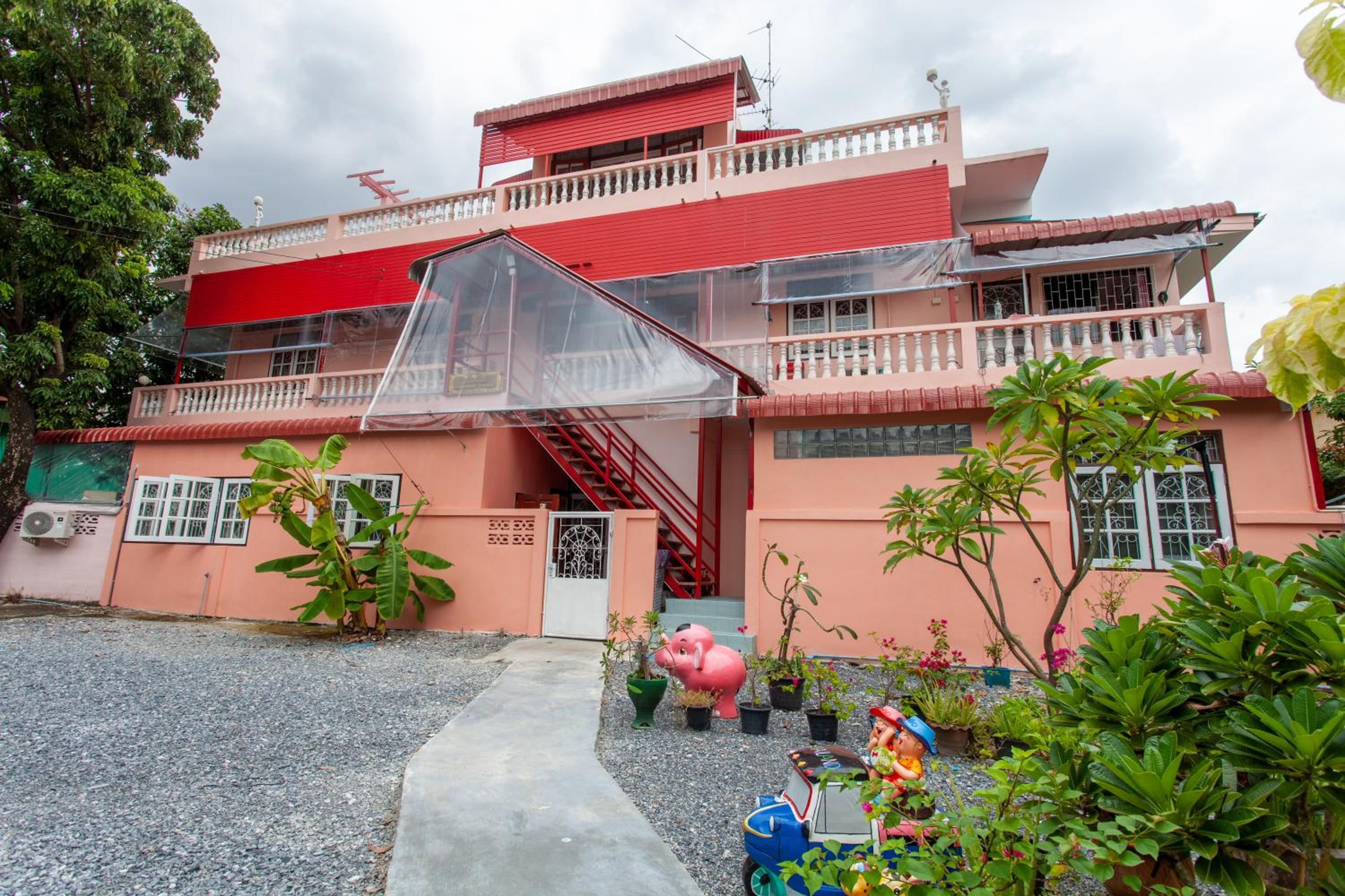 Hotel Gaiwandhanat Homestay - Image 1