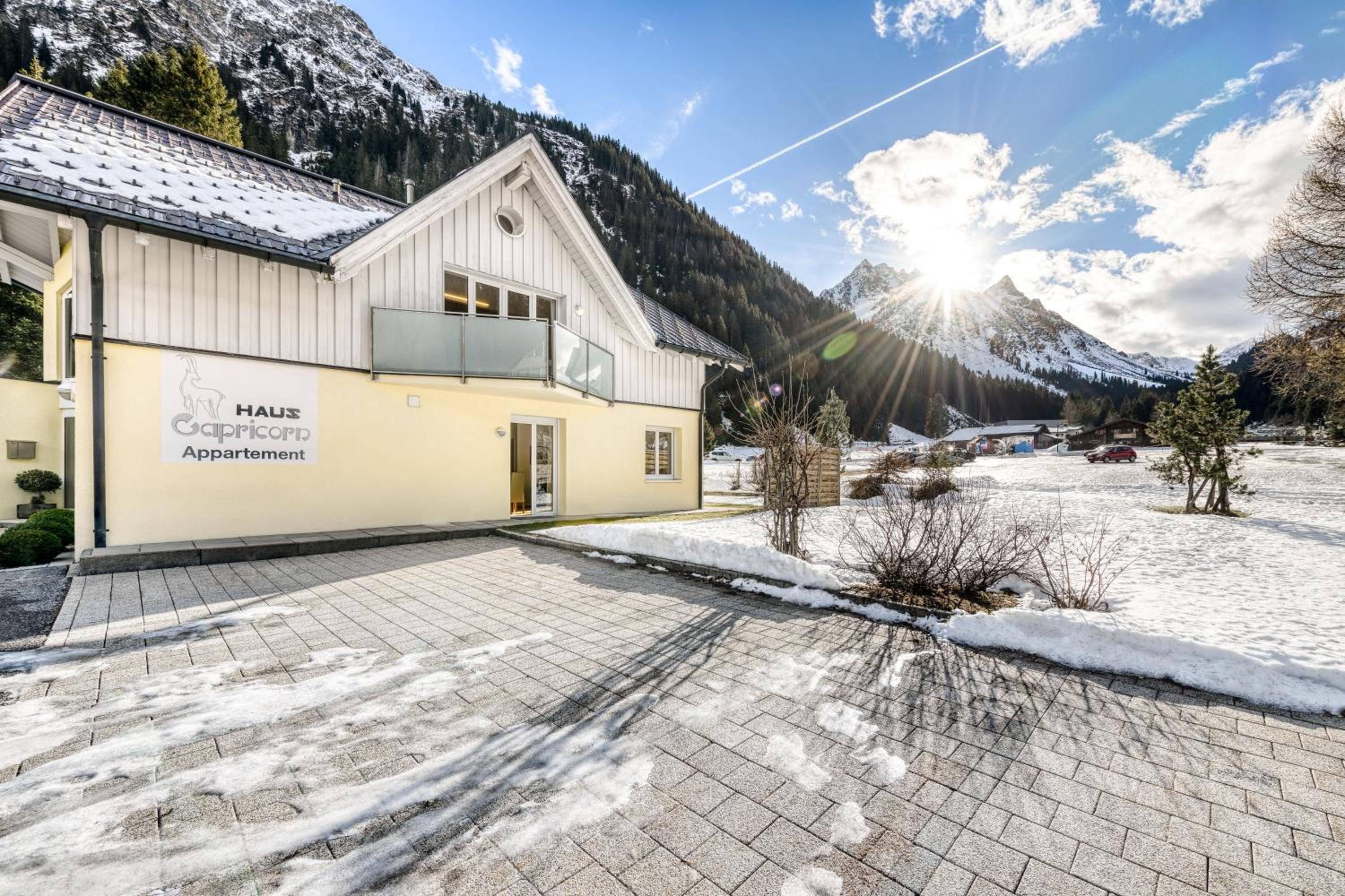 Haus Capricorn - Garten Appartement - Bergdorf Gargellen 1423m