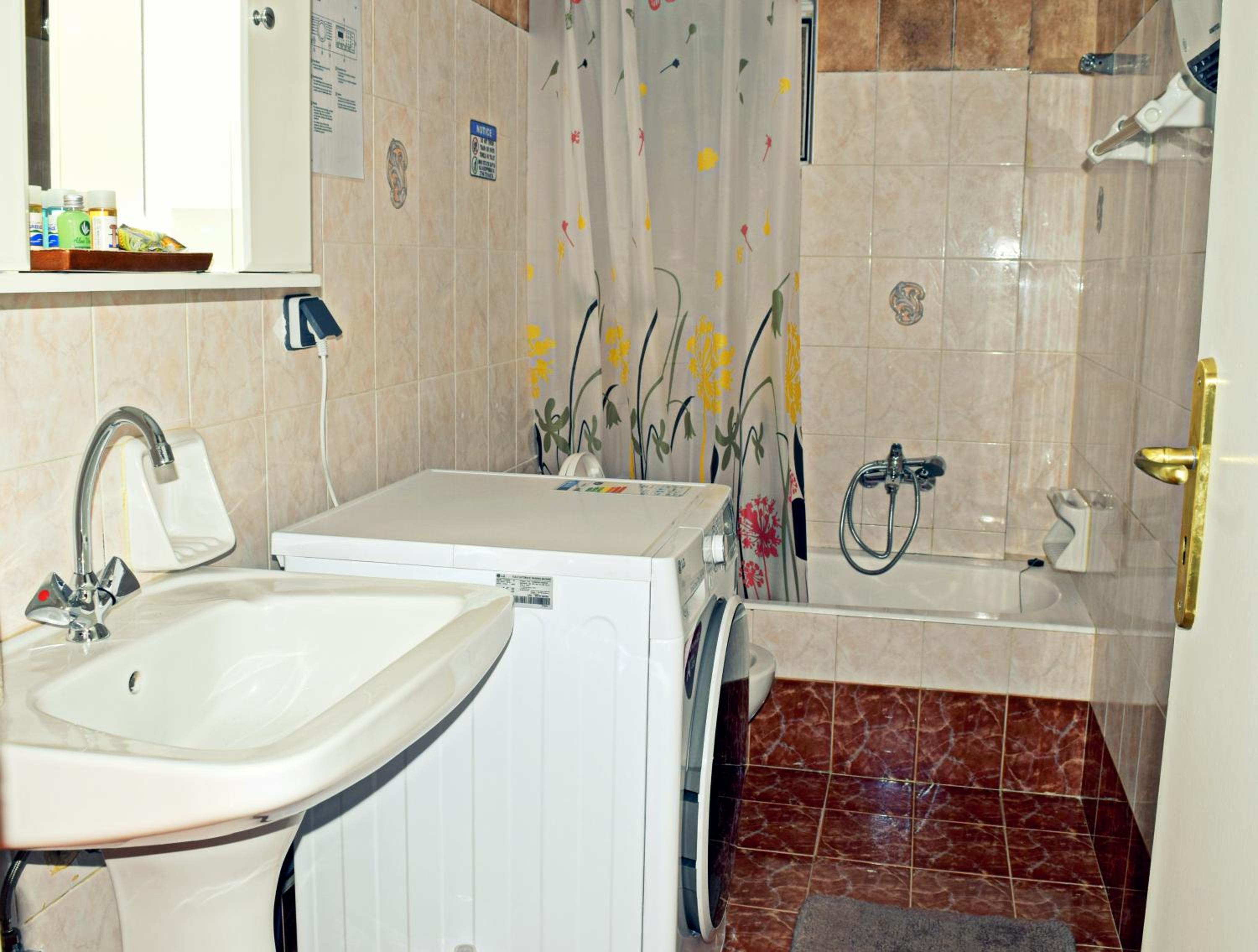 Photo 42