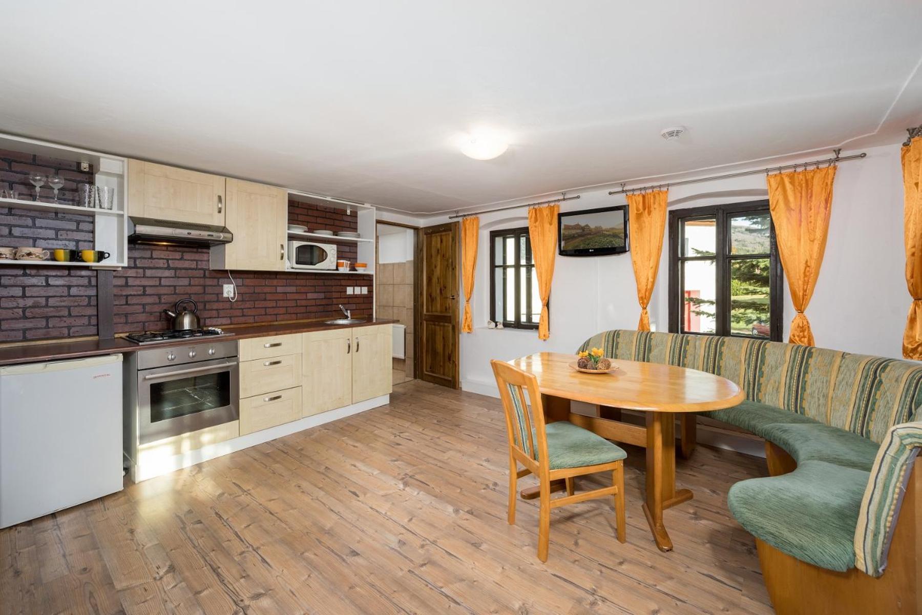 Jizerské hory, apartmány, zahrada, parkování zdarma