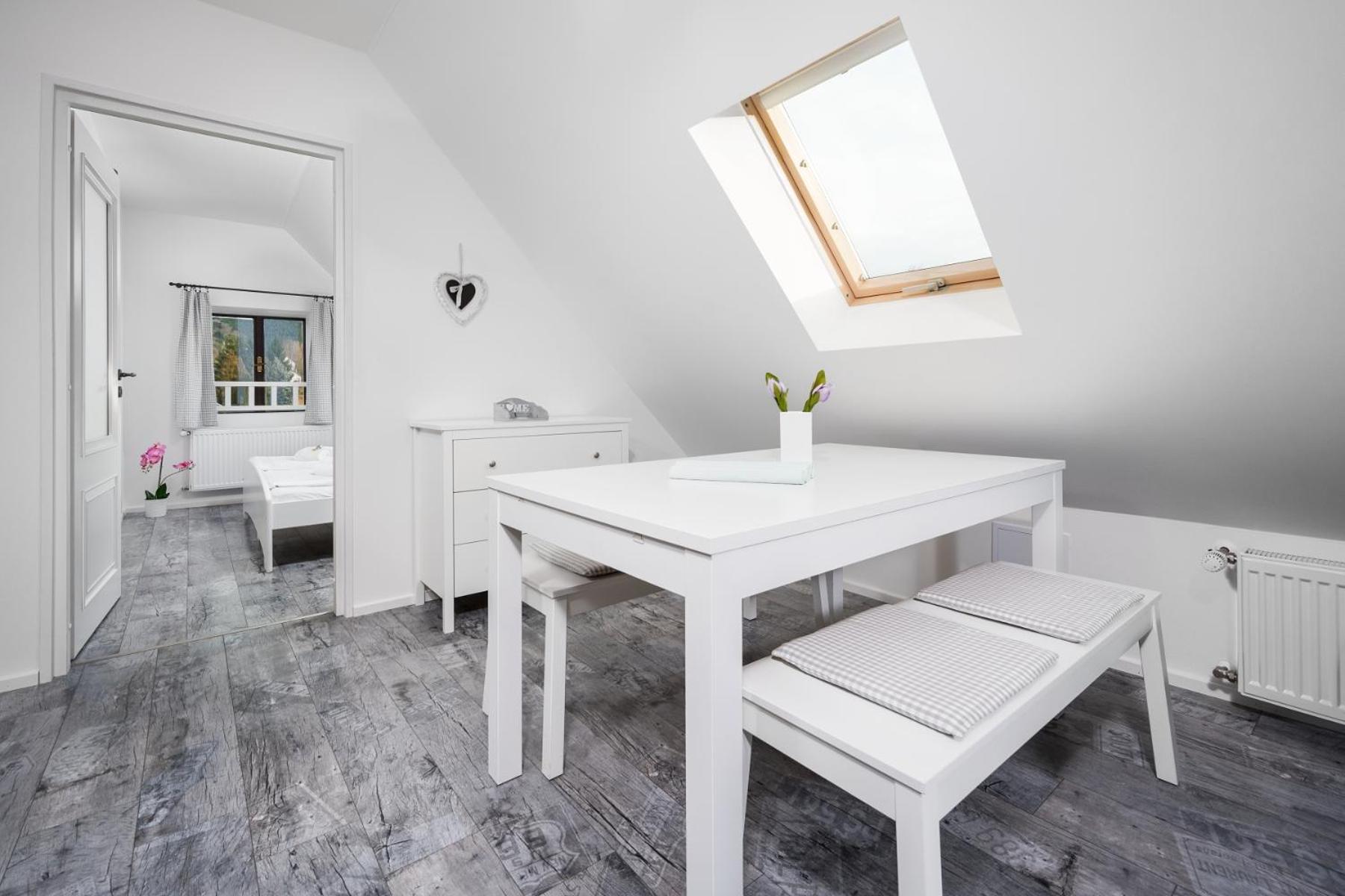 Jizerské hory, apartmány, zahrada, parkování zdarma