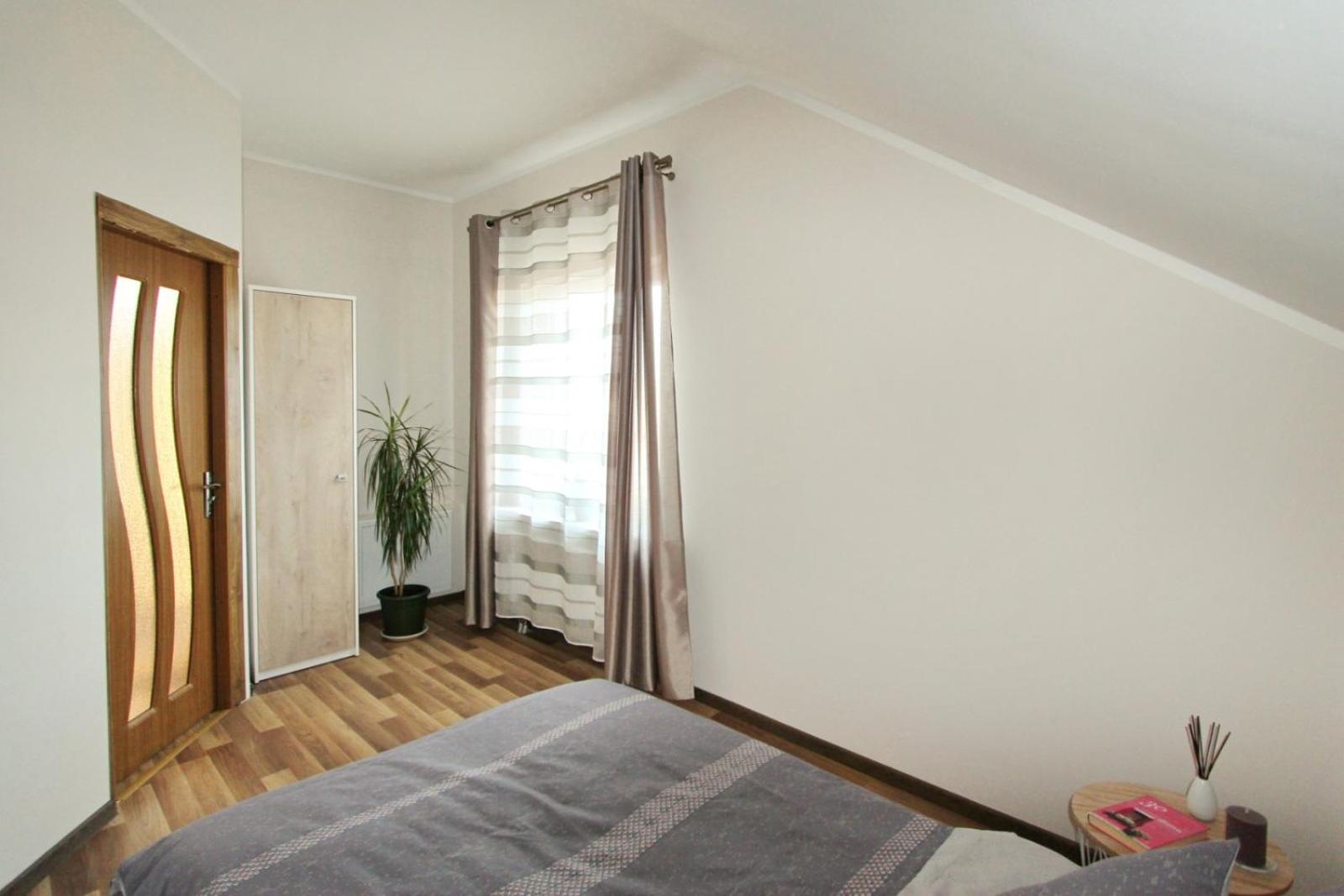 Apartments by the lake with fireplace view 5