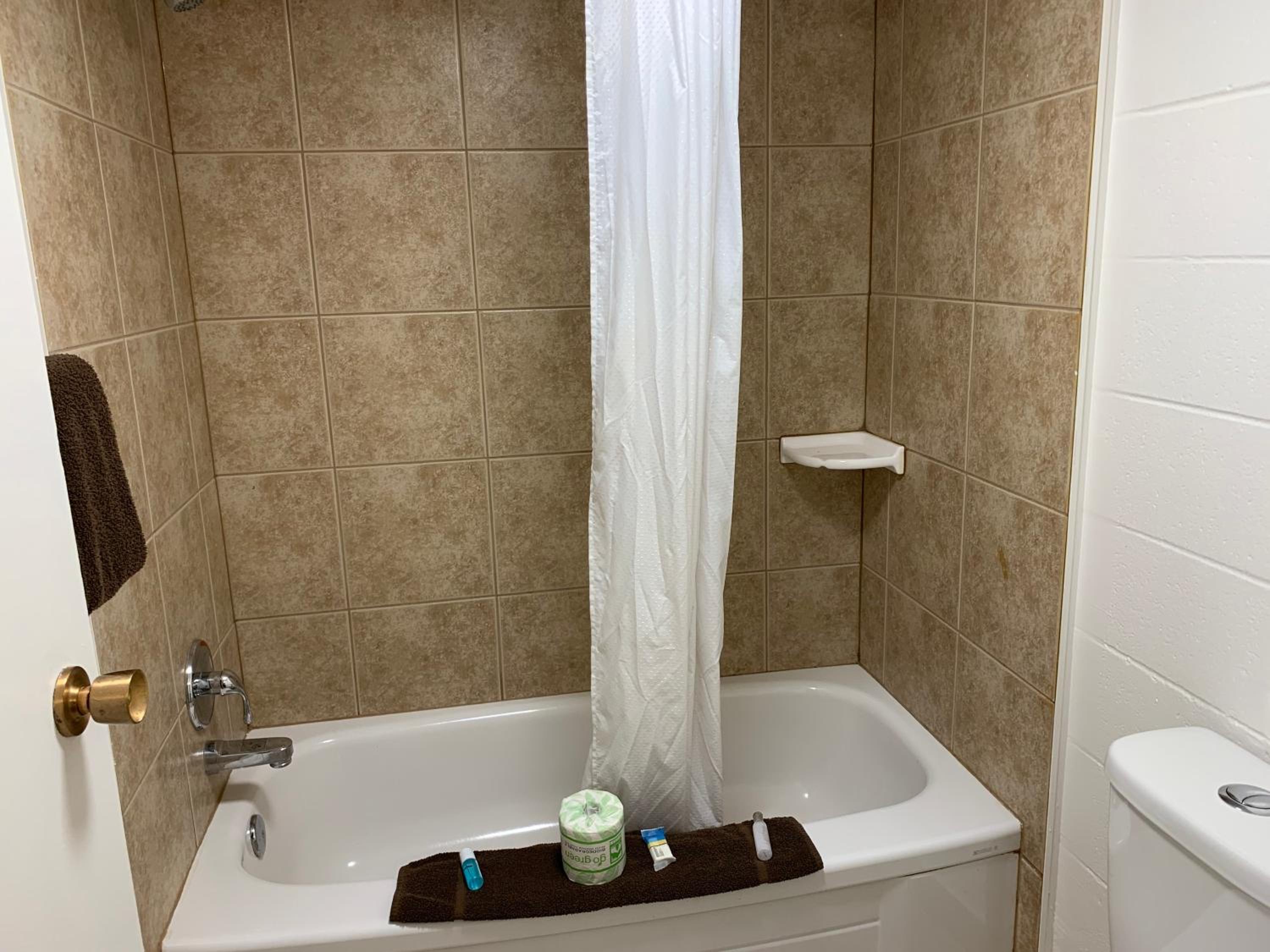Grande Prairie Vacations - Westport Inn - Property Image 5