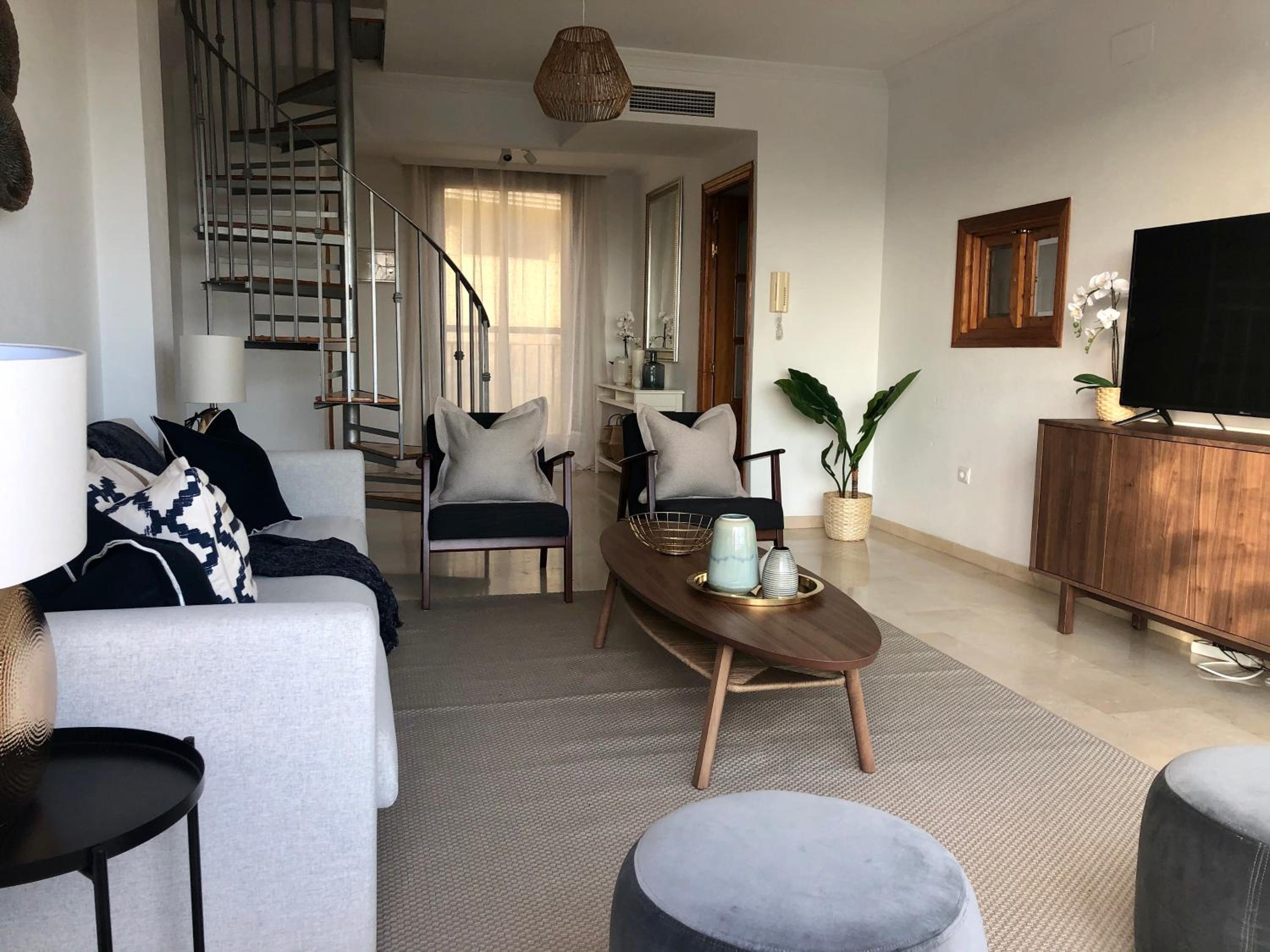 Luxurious duplex penthouse with golf and sea views view 2