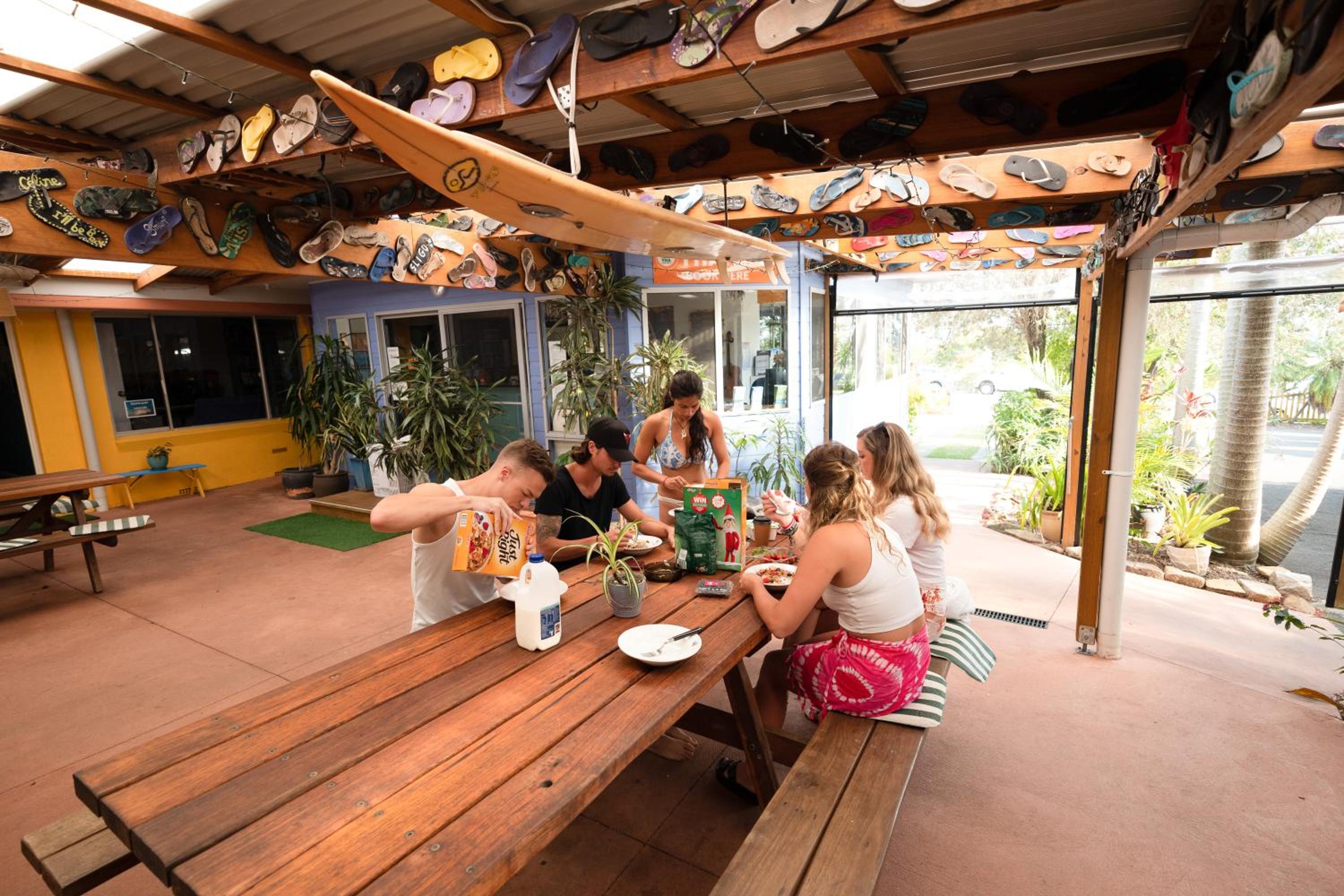 Ozzie Pozzie Backpackers