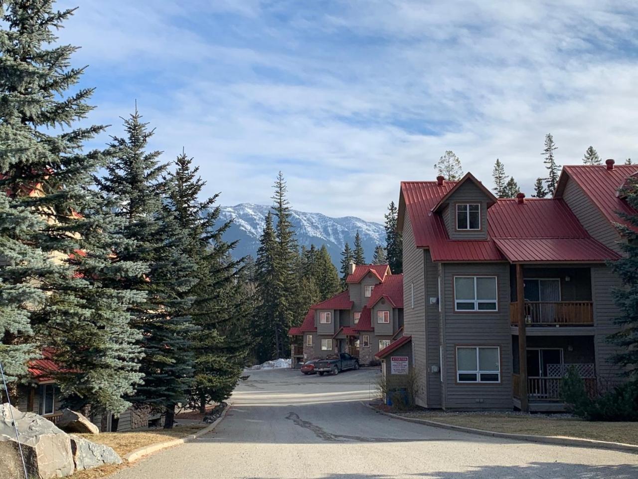 Fernie Vacations - Stone Creek Chalets by Fernie Central Reservations - Property Image 8