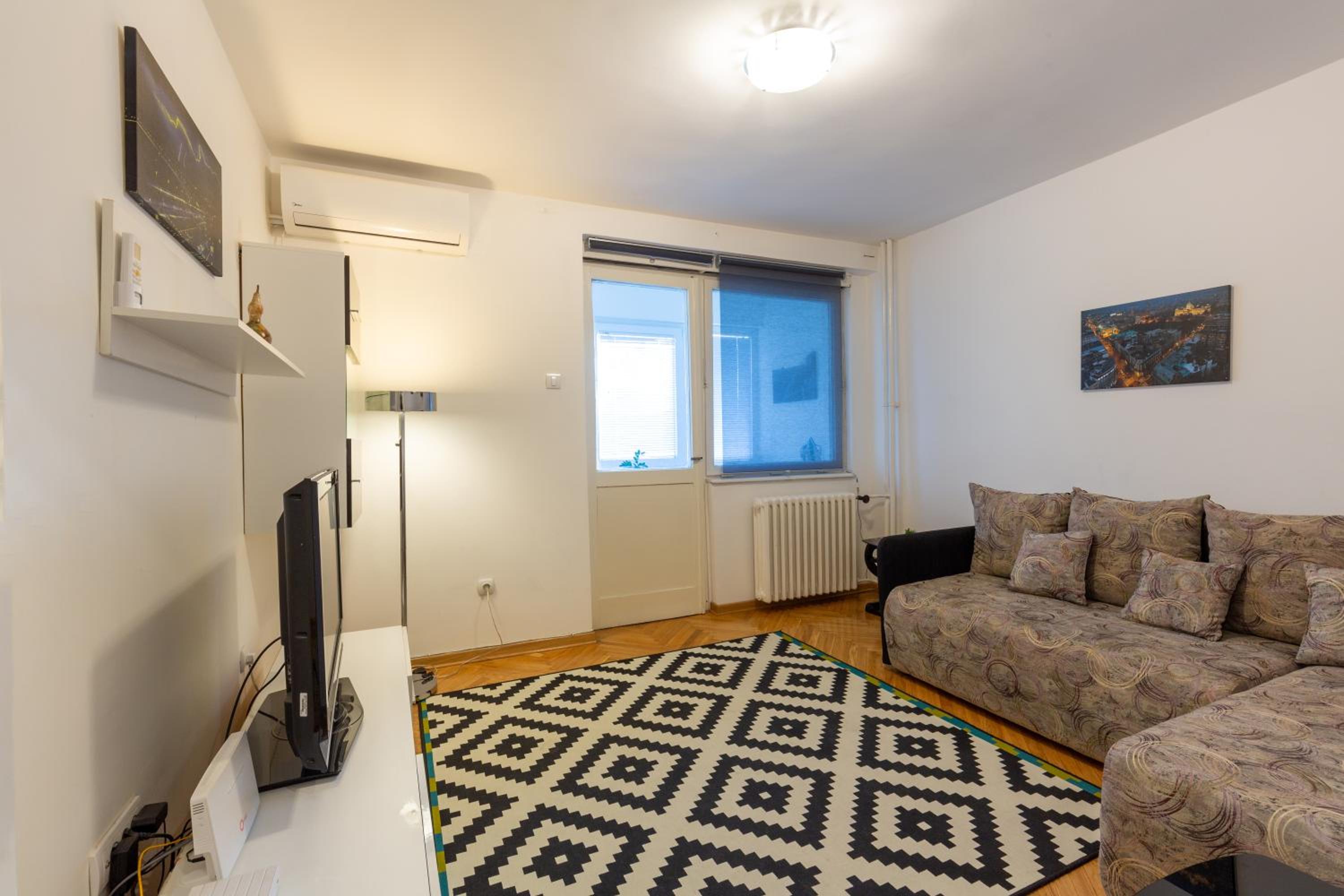 King Marko Apartment (65m2) view 2