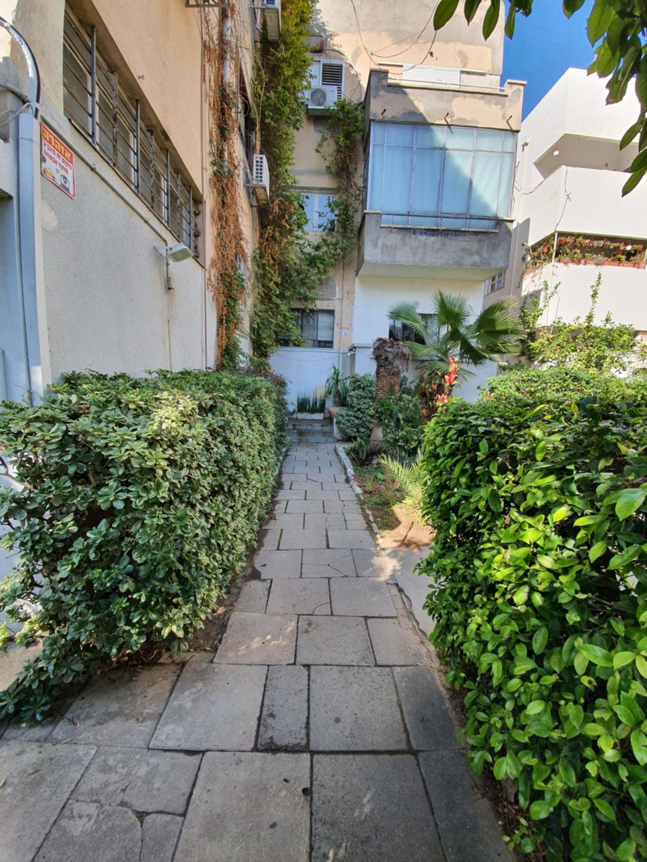 VELLER Yehuda Halevi view 4