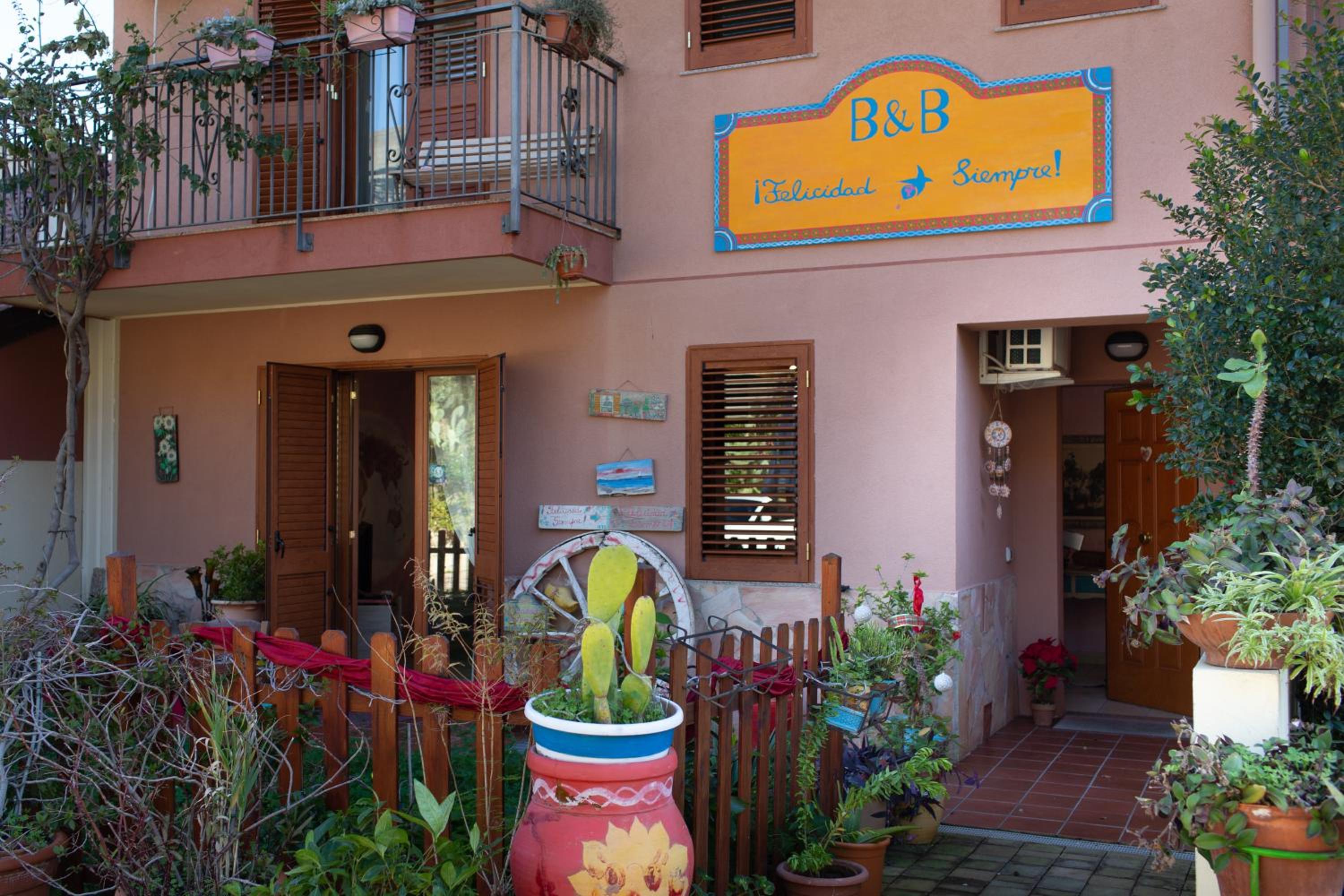 Hotel Felicidad Siempre B&B - Image 1