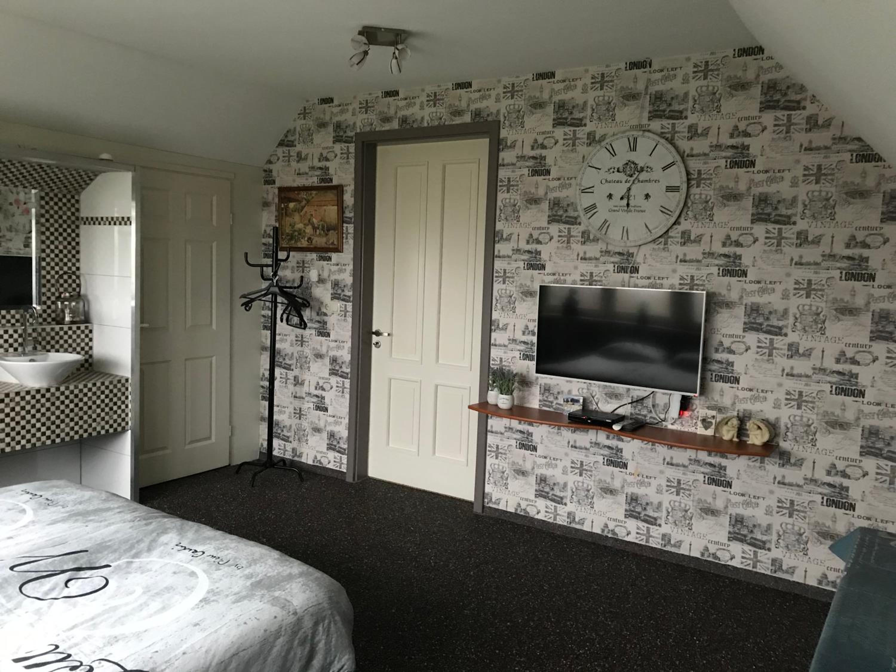 Photo 18