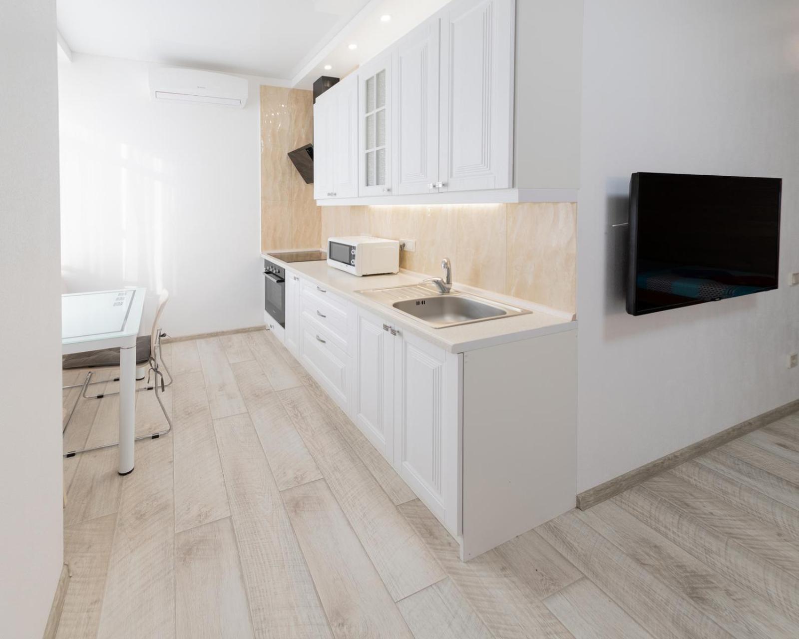 Luxury apartments in Arcadia on the 3rd floor! view 5