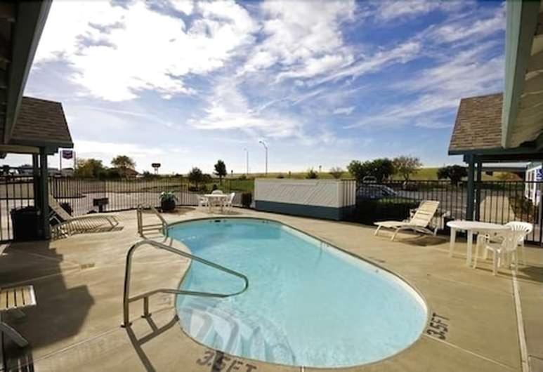 Americas Best Value Inn Dunnigan view 2
