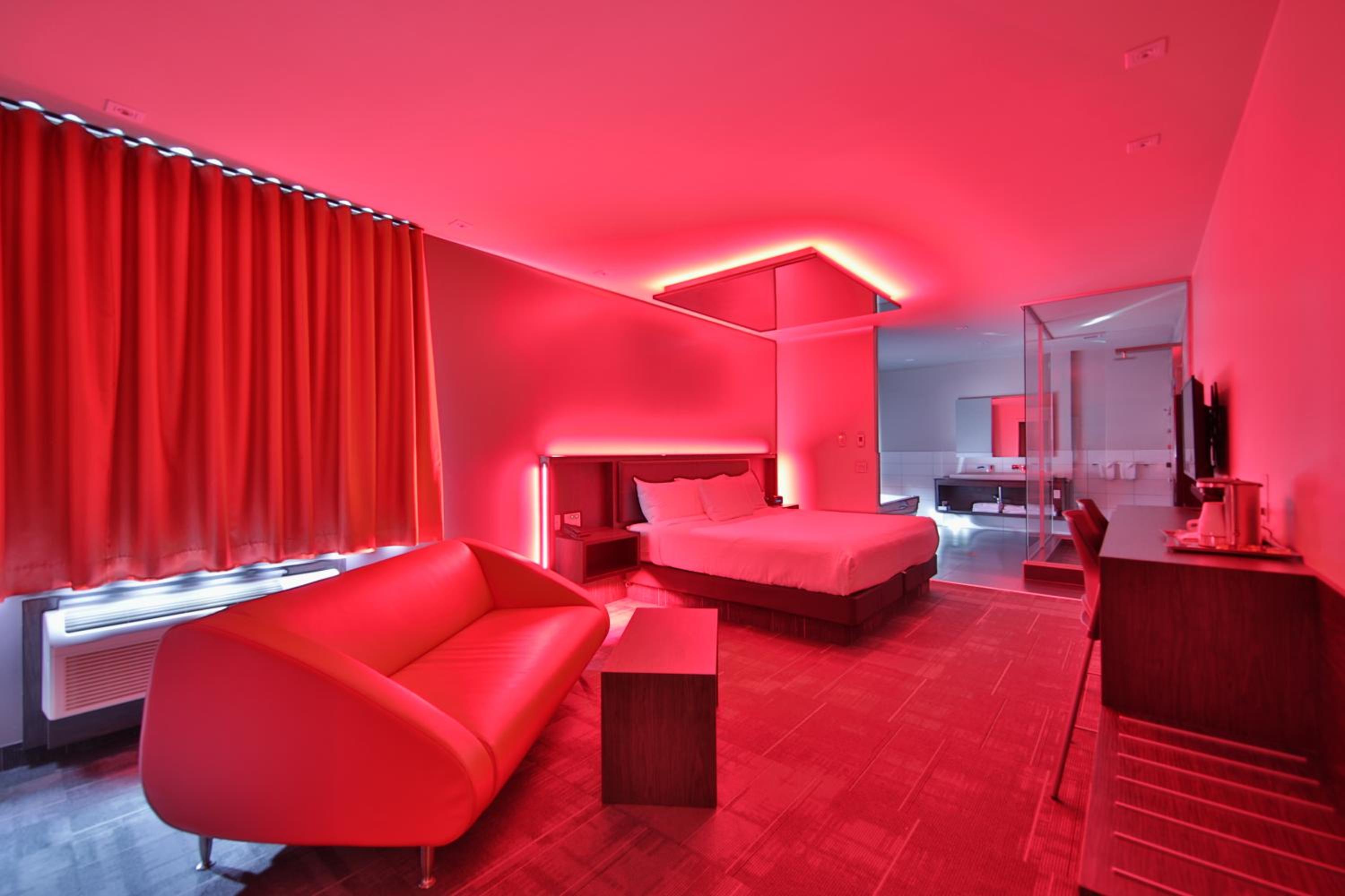 Montreal Vacations - Hotel O Laval - Property Image 2
