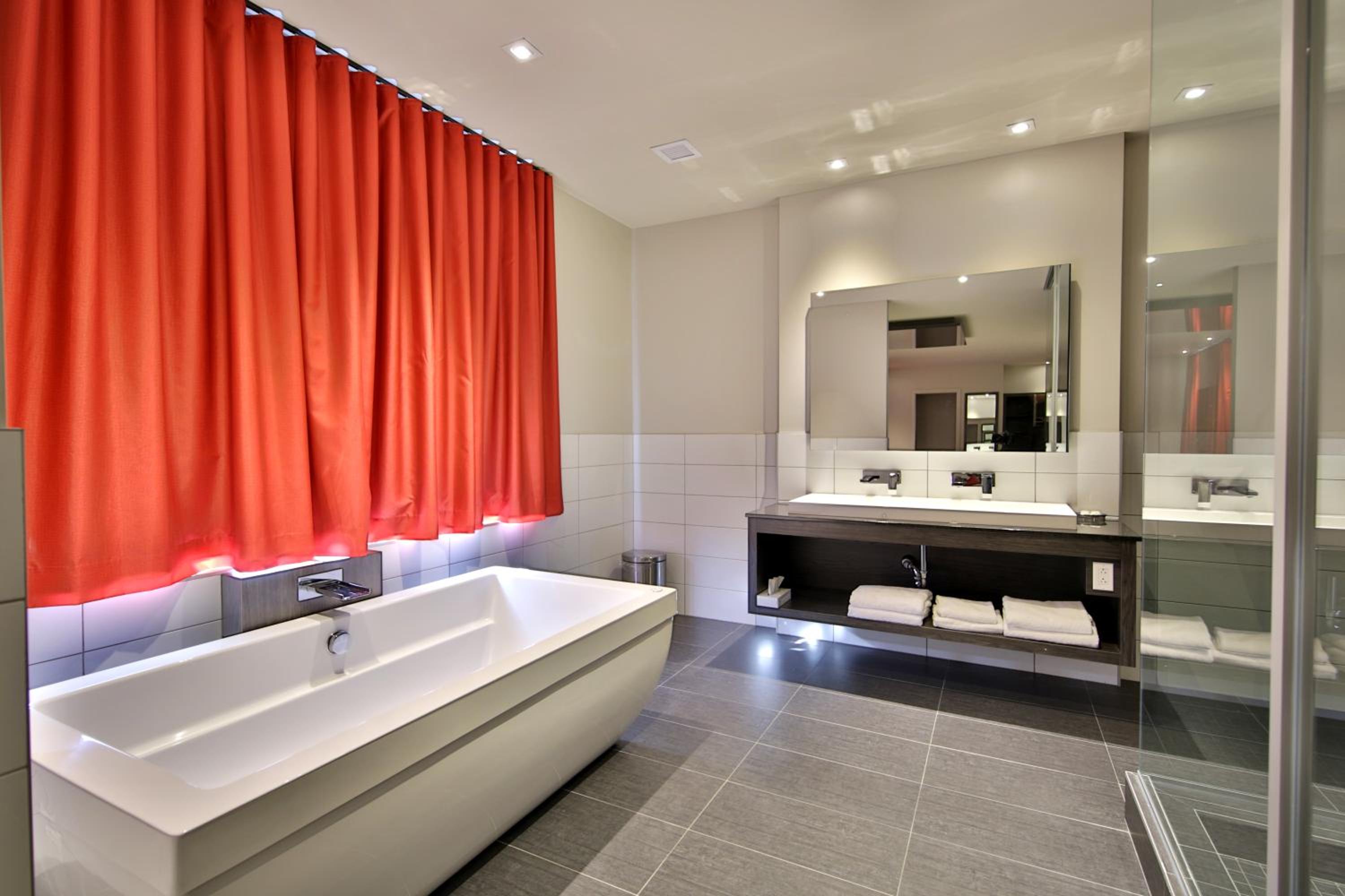 Hotel O Laval - Property Image 8