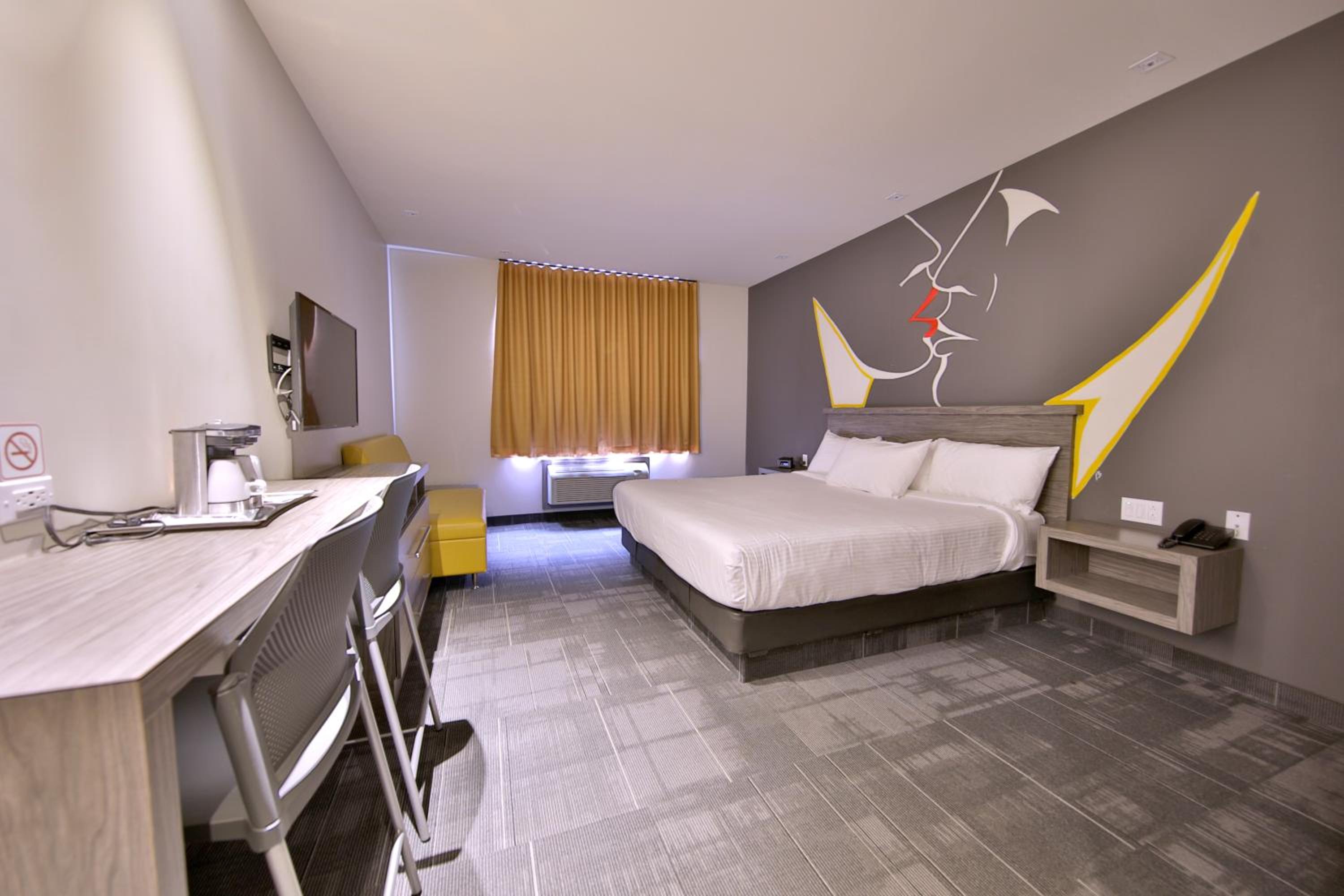 Montreal Vacations - Hotel O Laval - Property Image 5