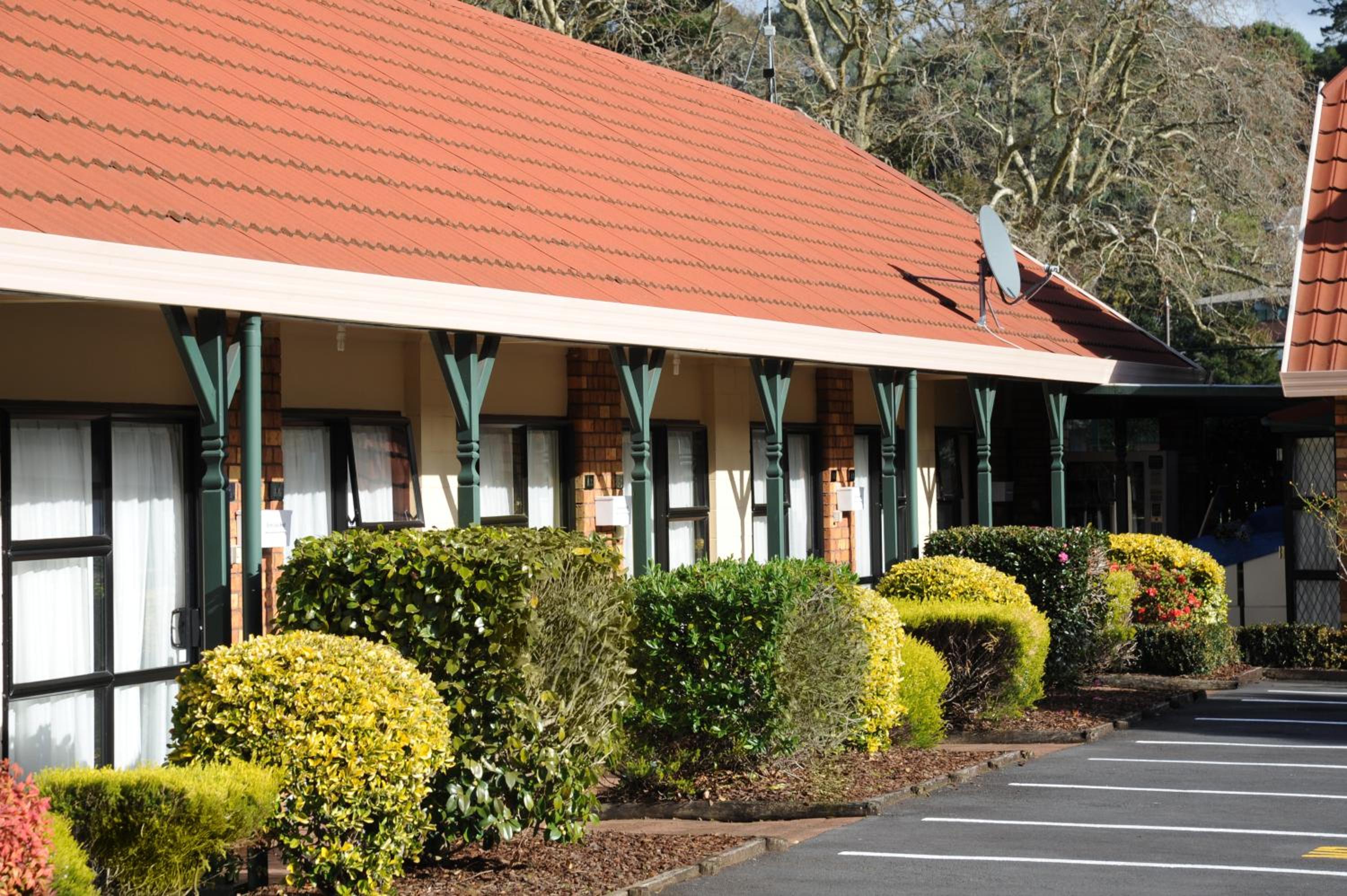 Tudor Court Motor Lodge — photo 51