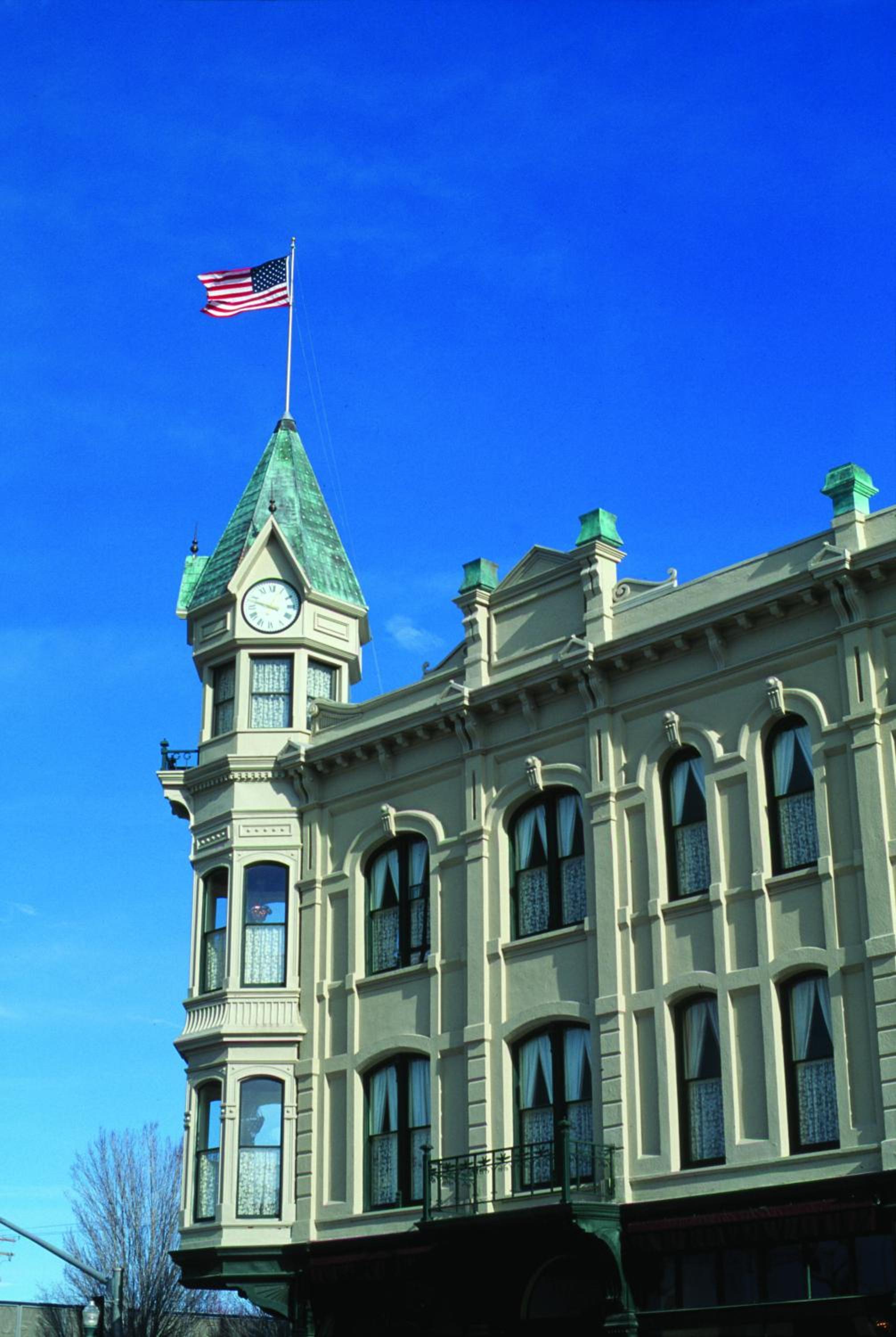 Baker City Vacations - Geiser Grand Hotel - Property Image 4