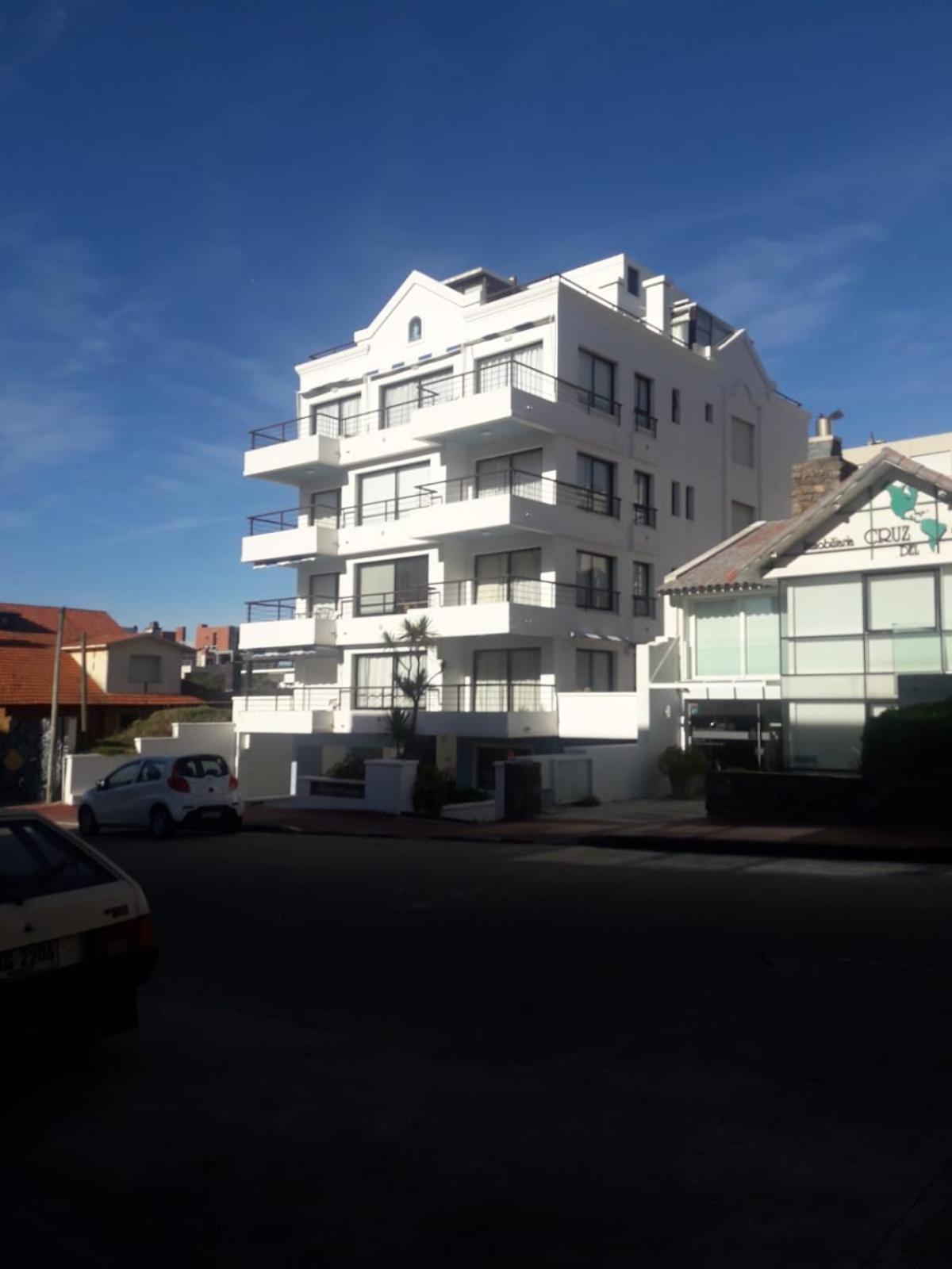 El Emir Punta del Este view 2