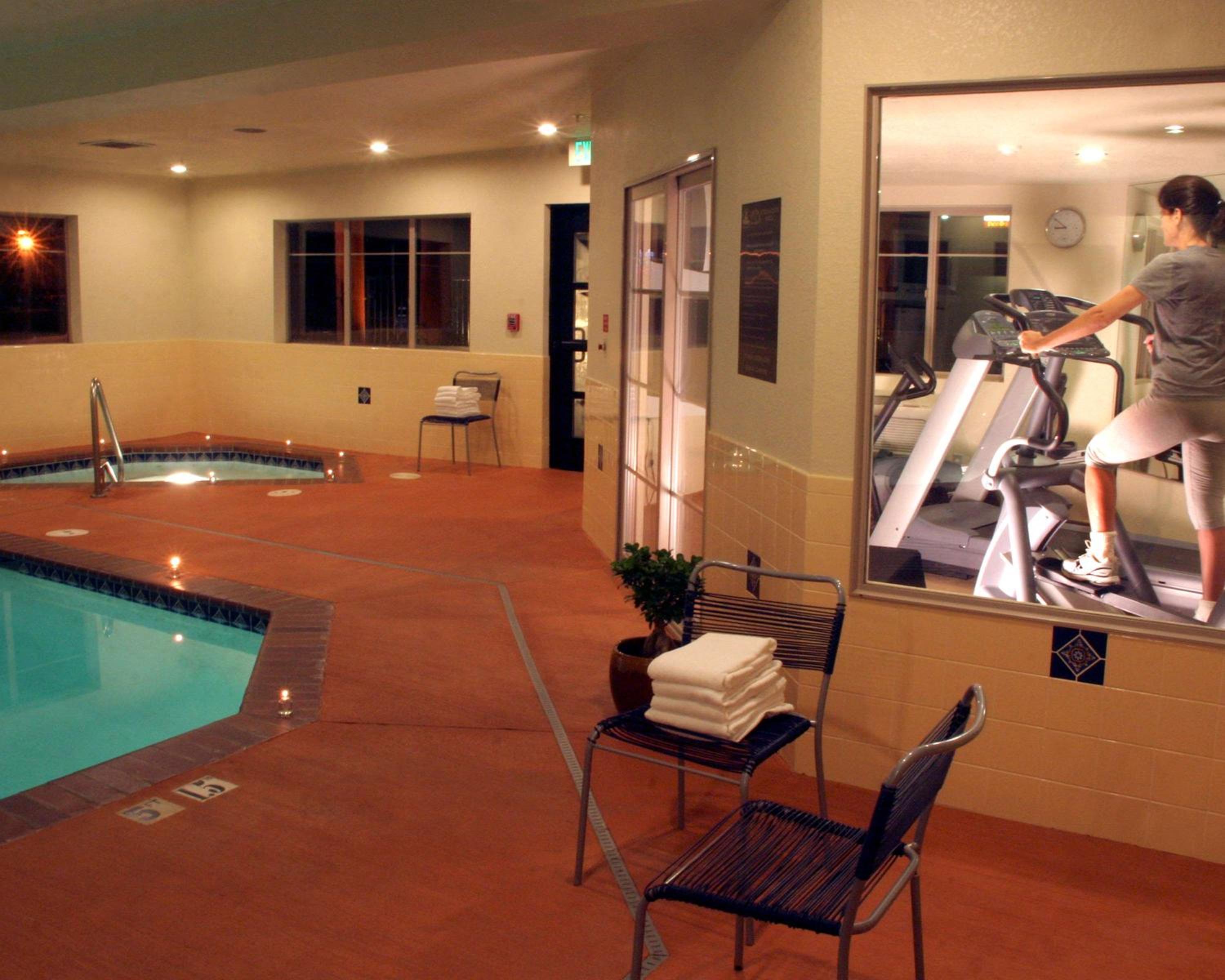 Best Western Snowcap Lodge - Property Image 2