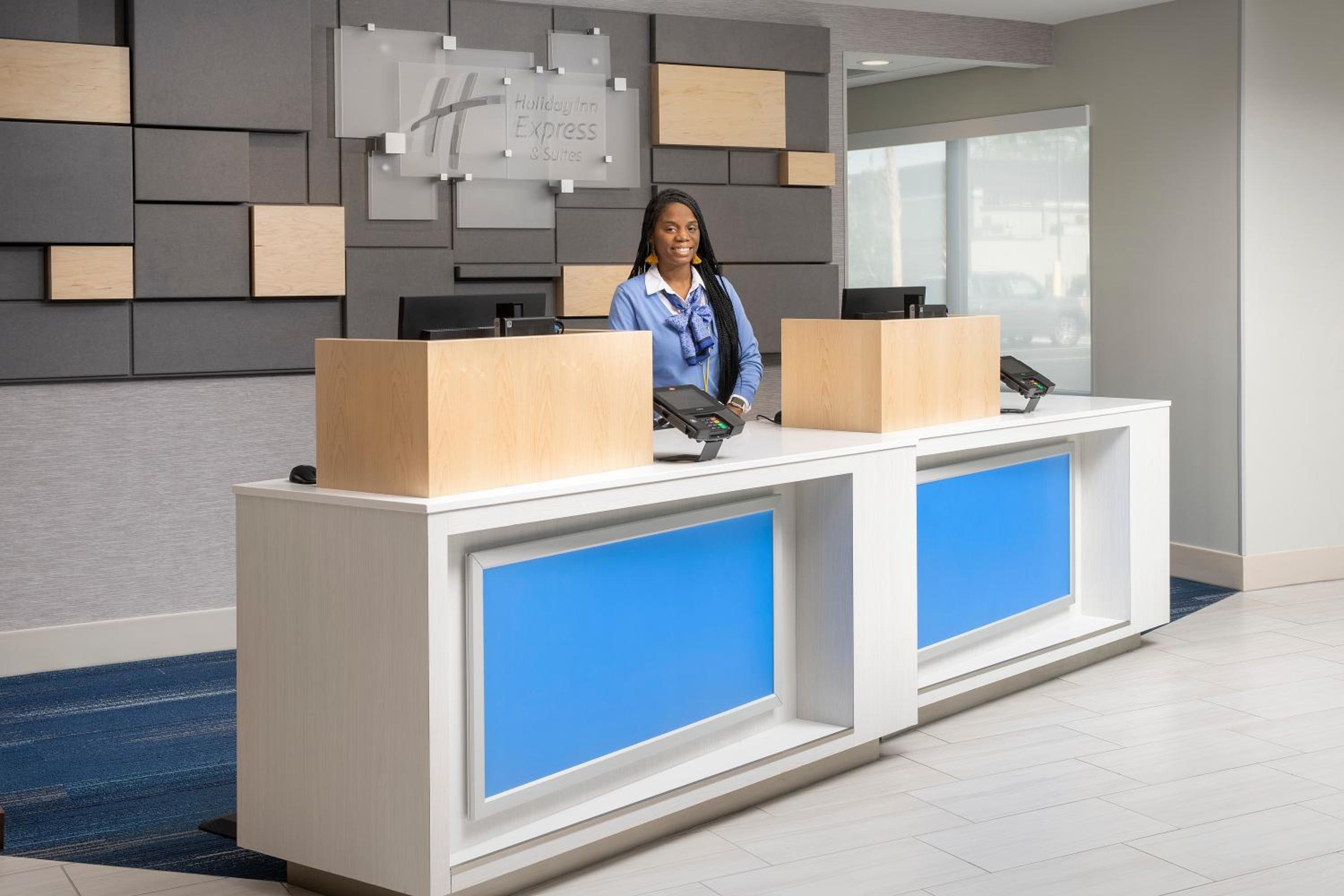 Kingsland Vacations - Holiday Inn Express Suites Kingsland I-95-Naval Base Area, an IHG Hotel - Property Image 3